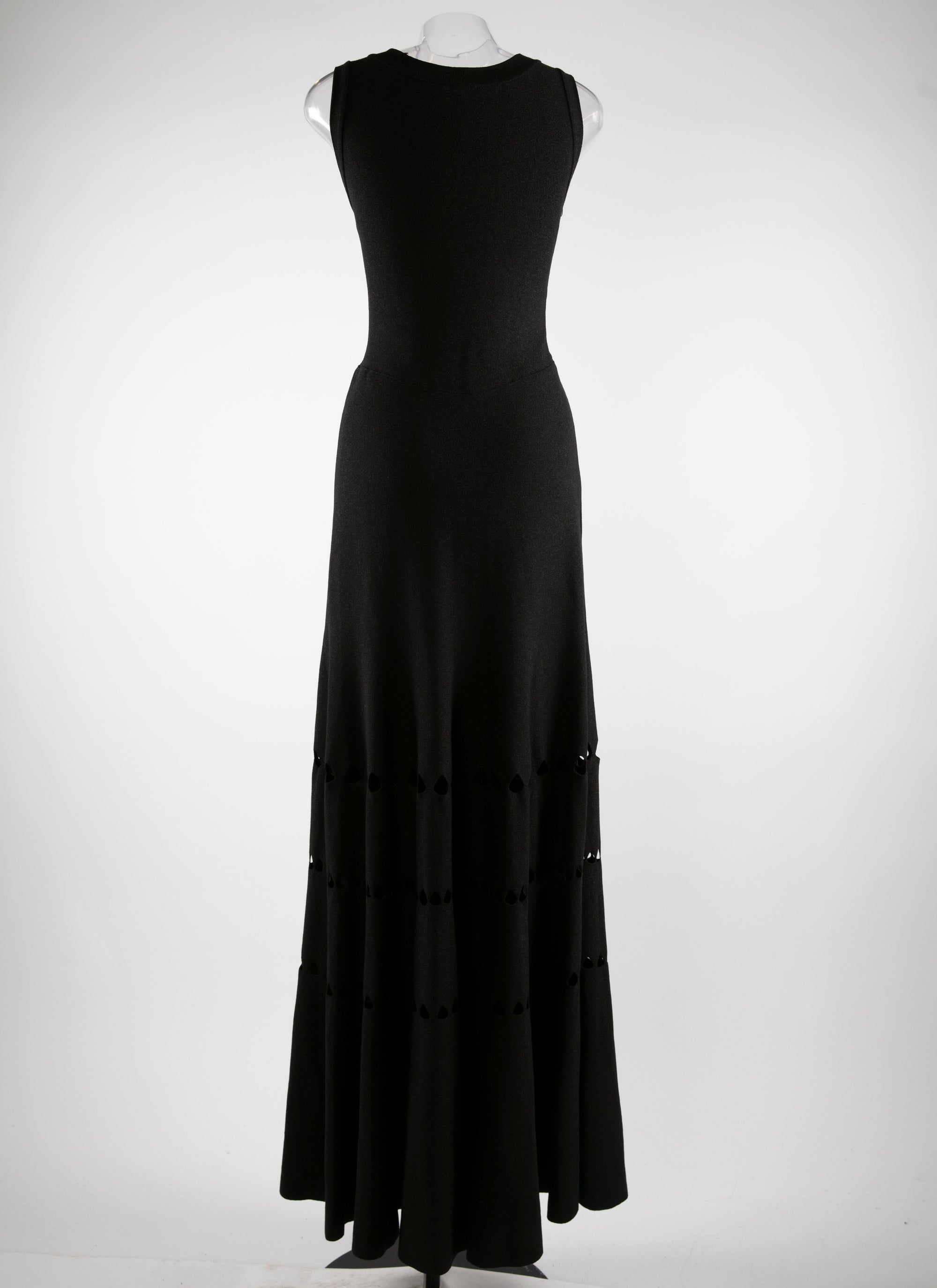 Robe longue évasée à col v avec détails ajourés - Noir