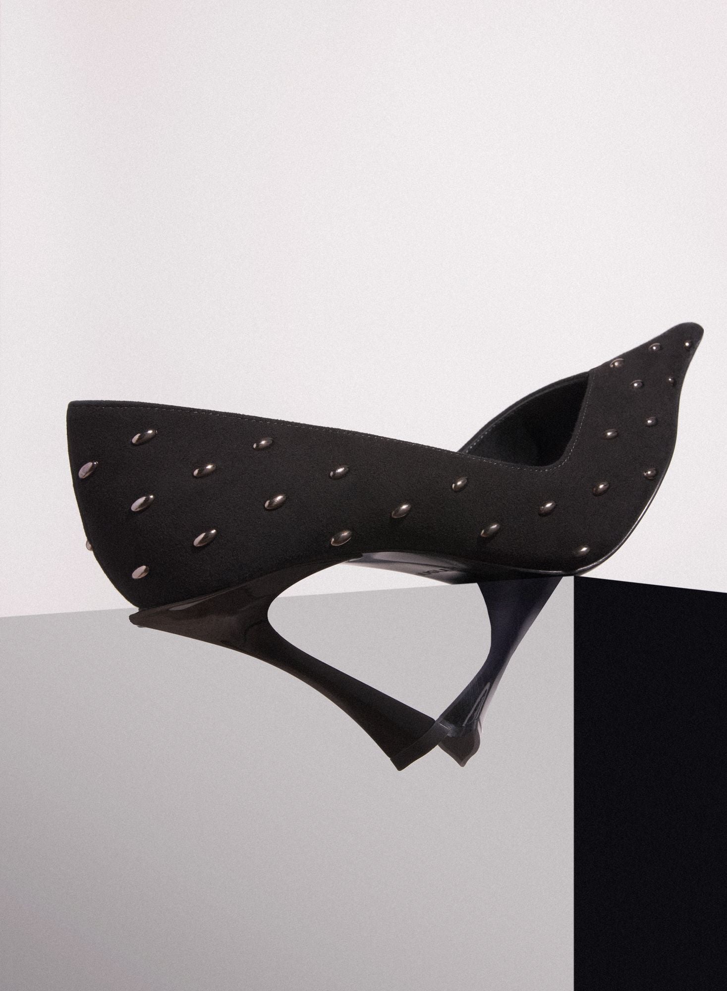 BLACK EMBELLISHED LEATHER FANG 95 PUMP