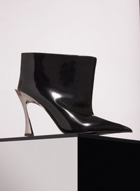 BLACK SHINY LEATHER PIERCING FANG 95 ANKLE BOOTS