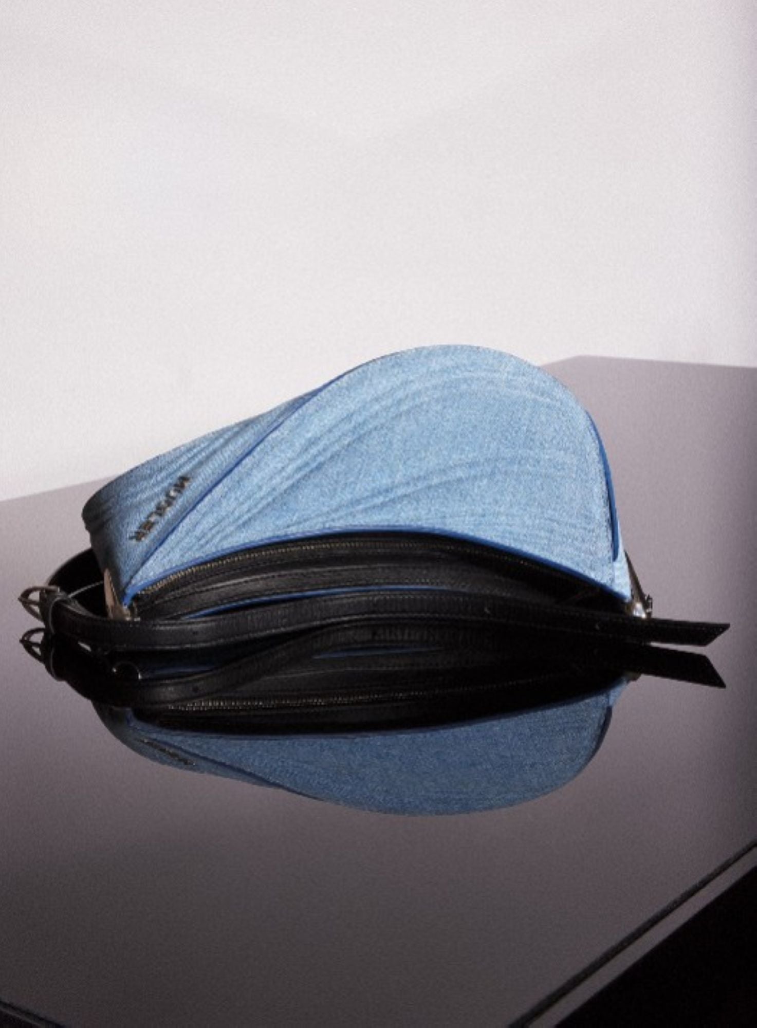 SMALL BLUE DENIM SPIRAL CURVE 01