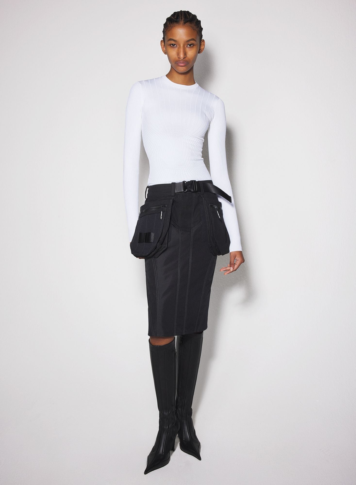 WHITE FITTED KNIT TOP