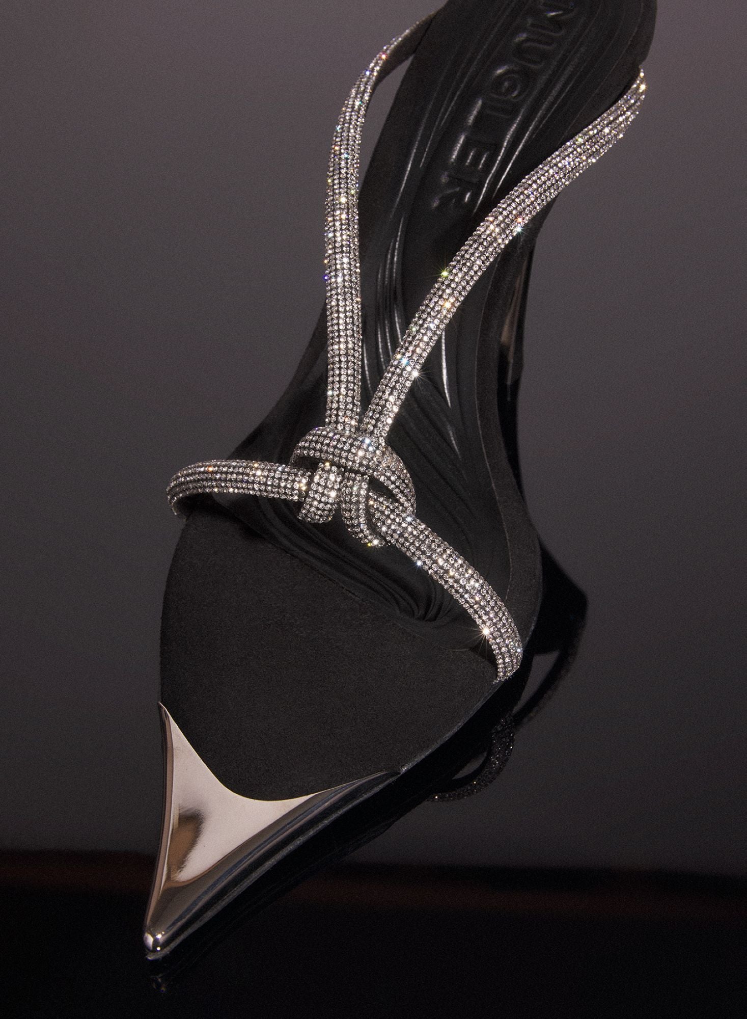 BLACK AND CRYSTAL KNOTTED FANG 95 SANDALS