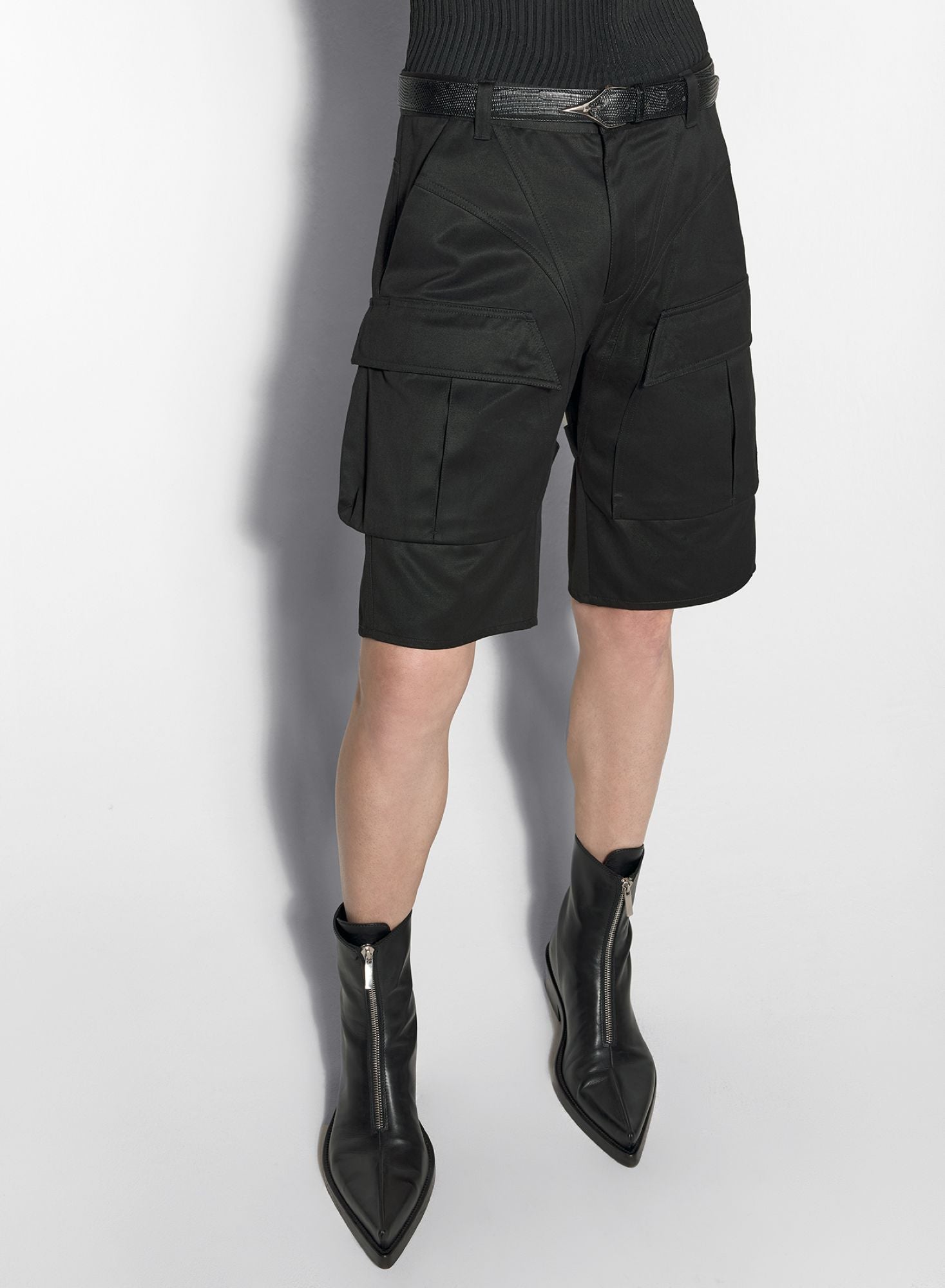 KHAKI CARGO SHORTS