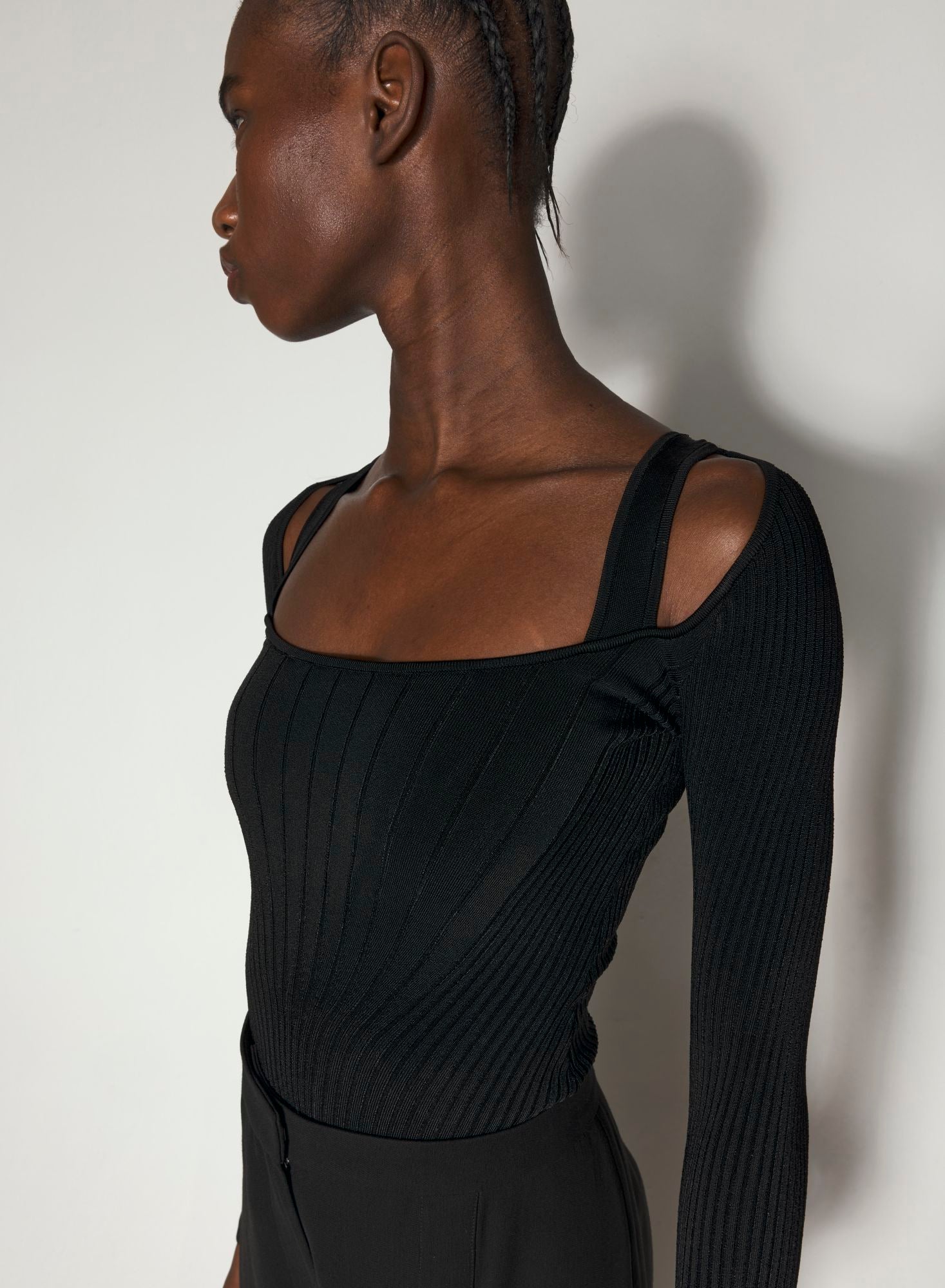 BLACK SCULPTING KNIT BODYSUIT