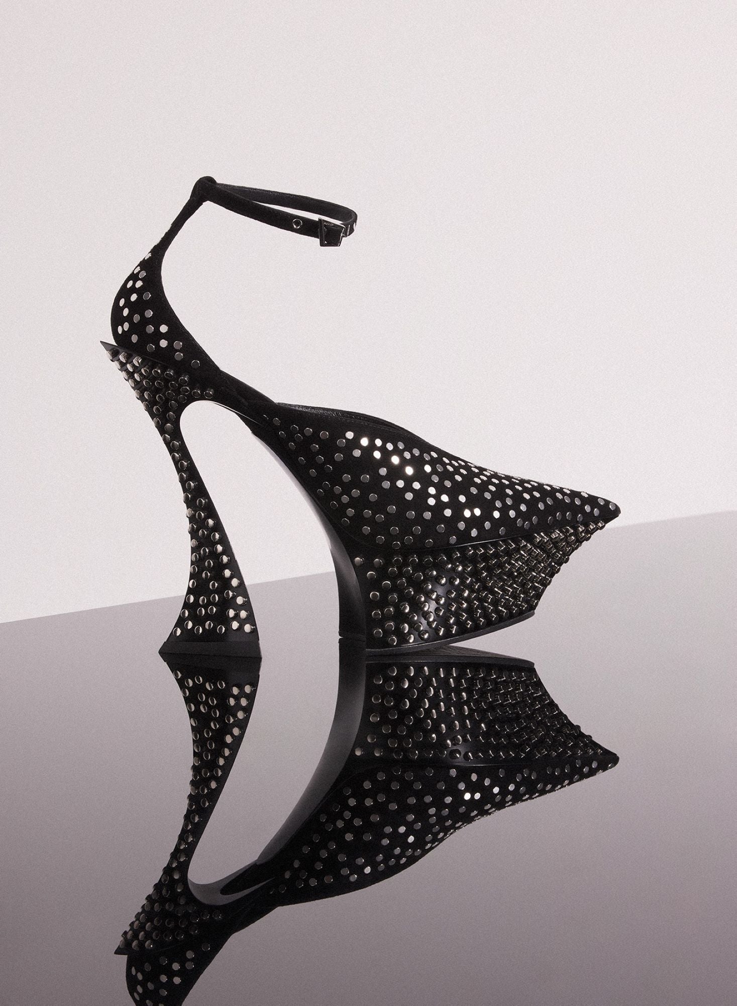 BLACK STUDDED  PLATFORM STRAPPY FANG 95 MULES