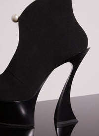 BLACK SUEDE PLATFORM FANG 95 ANKLE BOOTS