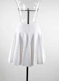 Jupe courte évasée à motif géométrique - Blanc