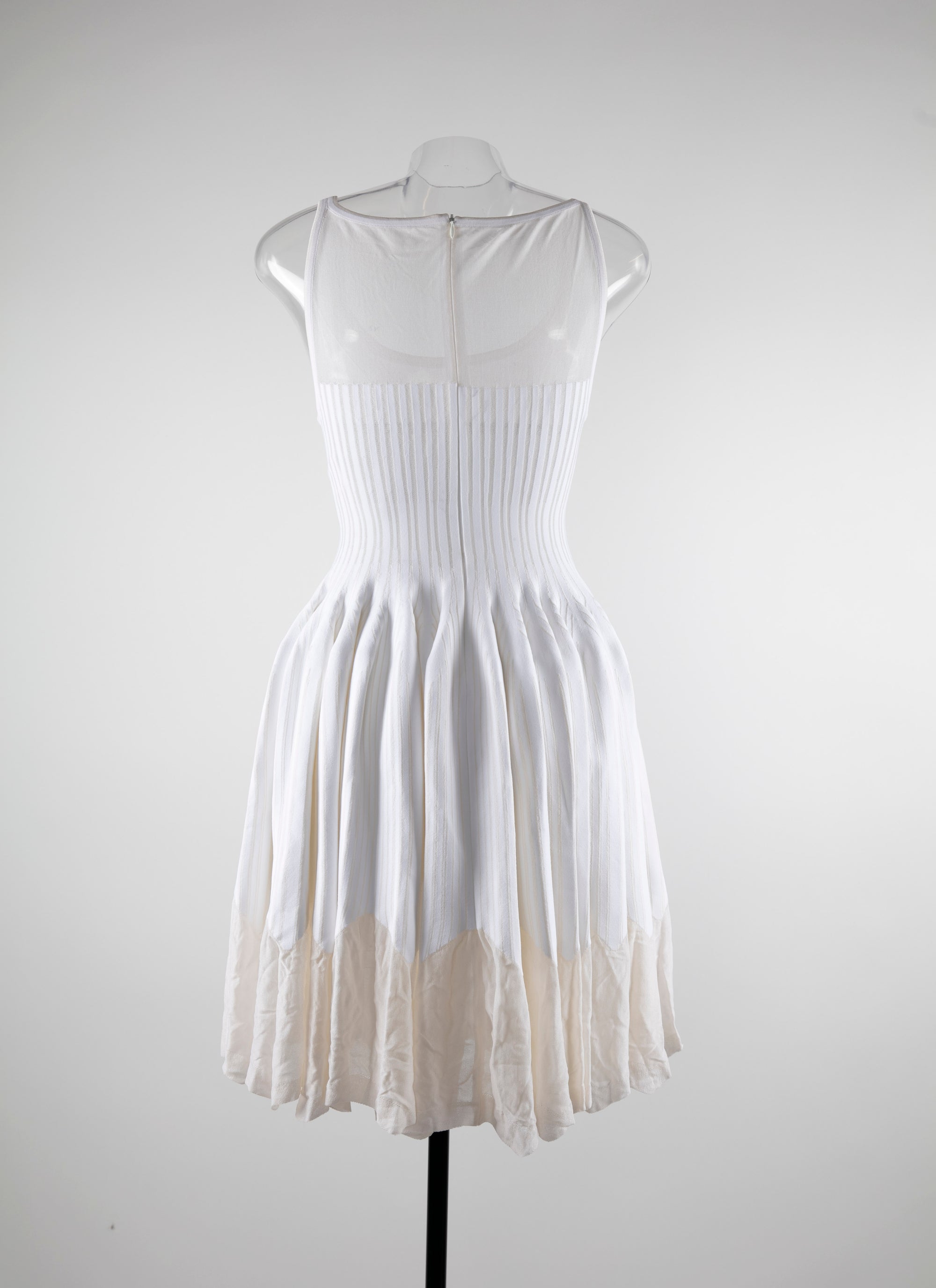 Robe courte évasée à fines bretelles - Blanc beige