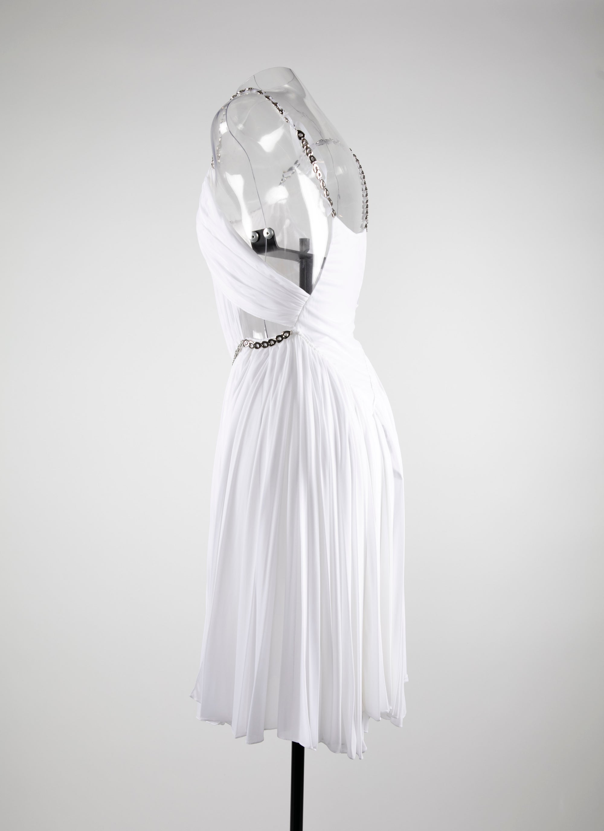 Robe courte à bretelles et ceinture ornés de cœur - Blanc Nacre