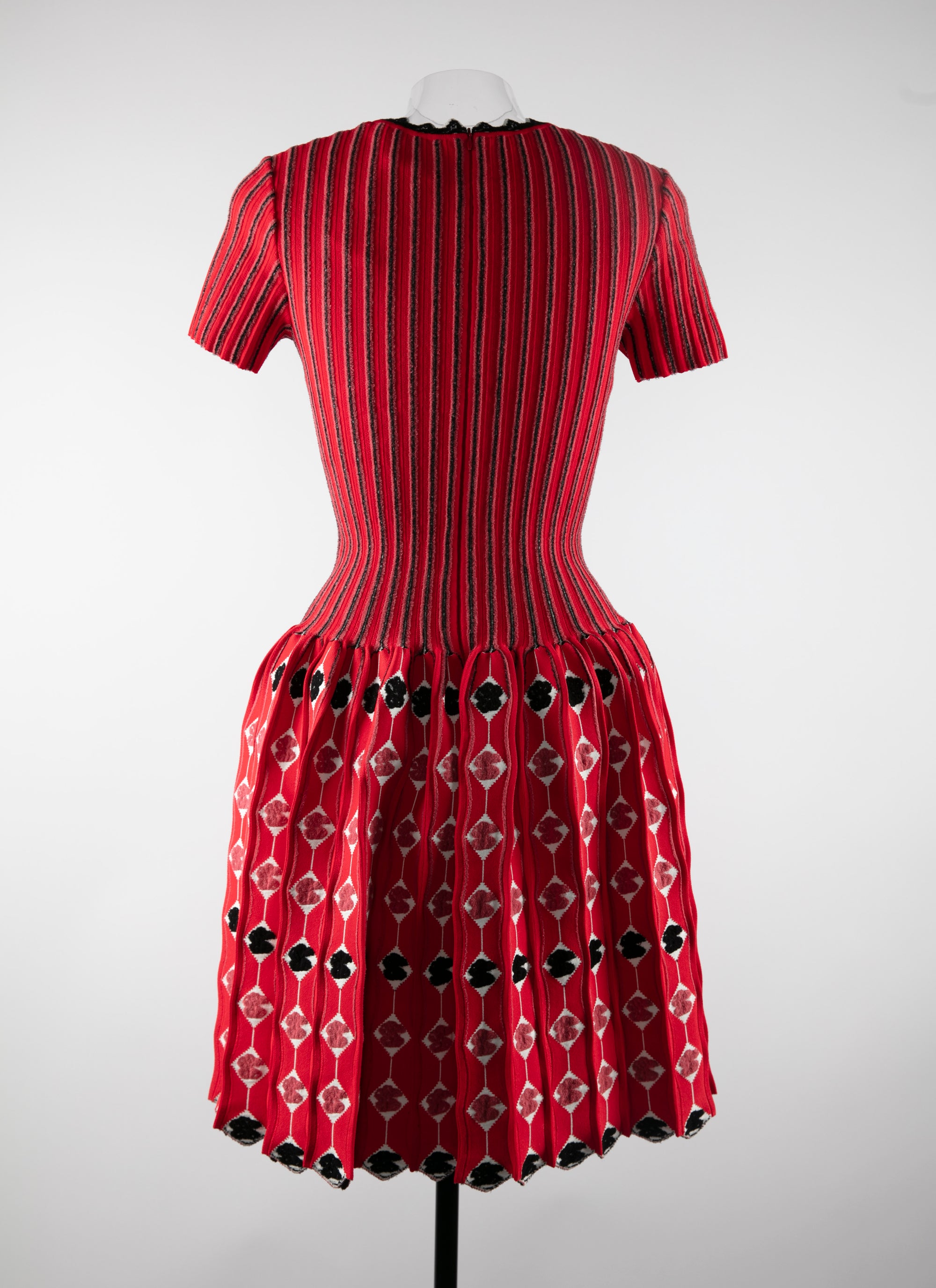 Robe manches courtes avec motifs contrastés - Noir & Bordeaux