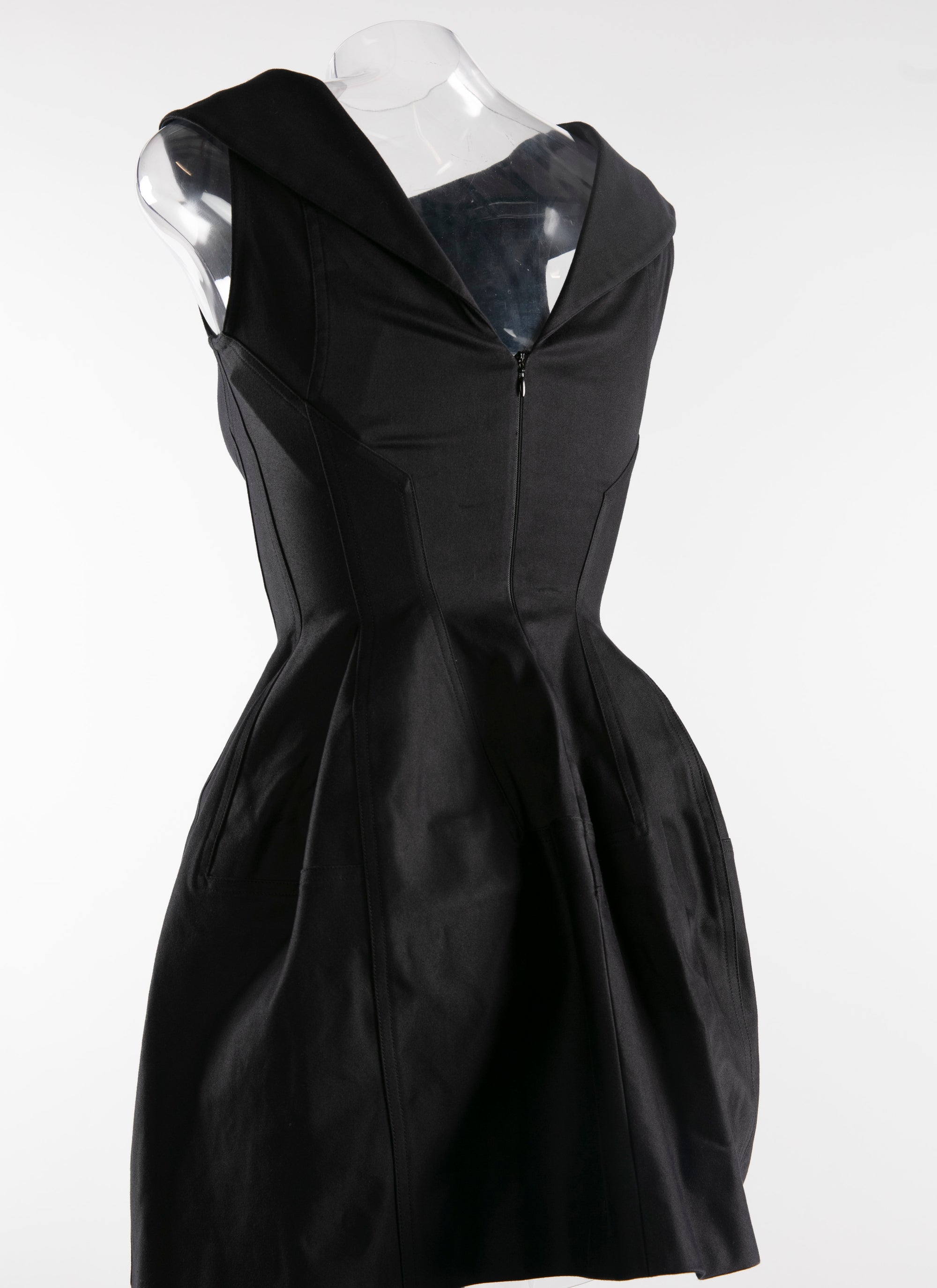 Robe courte évasée sans manches à col chemise - Noir