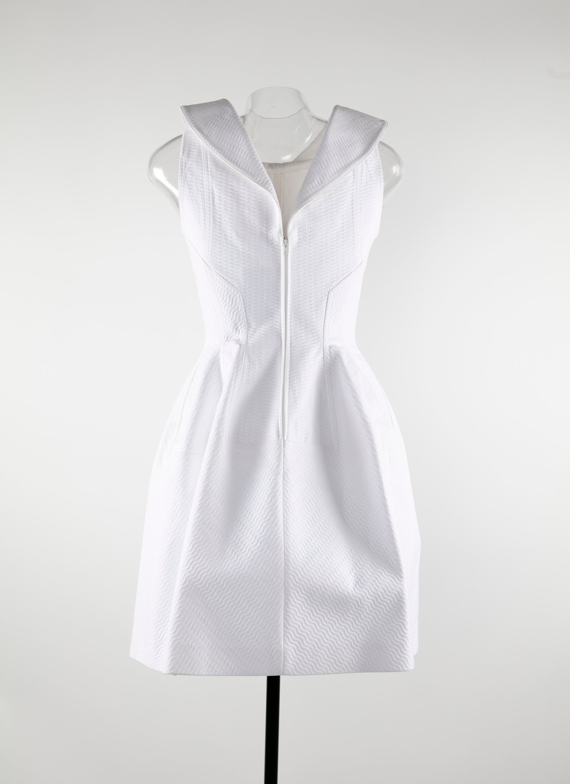 Sleeveless flared short dress with shirt collar - White