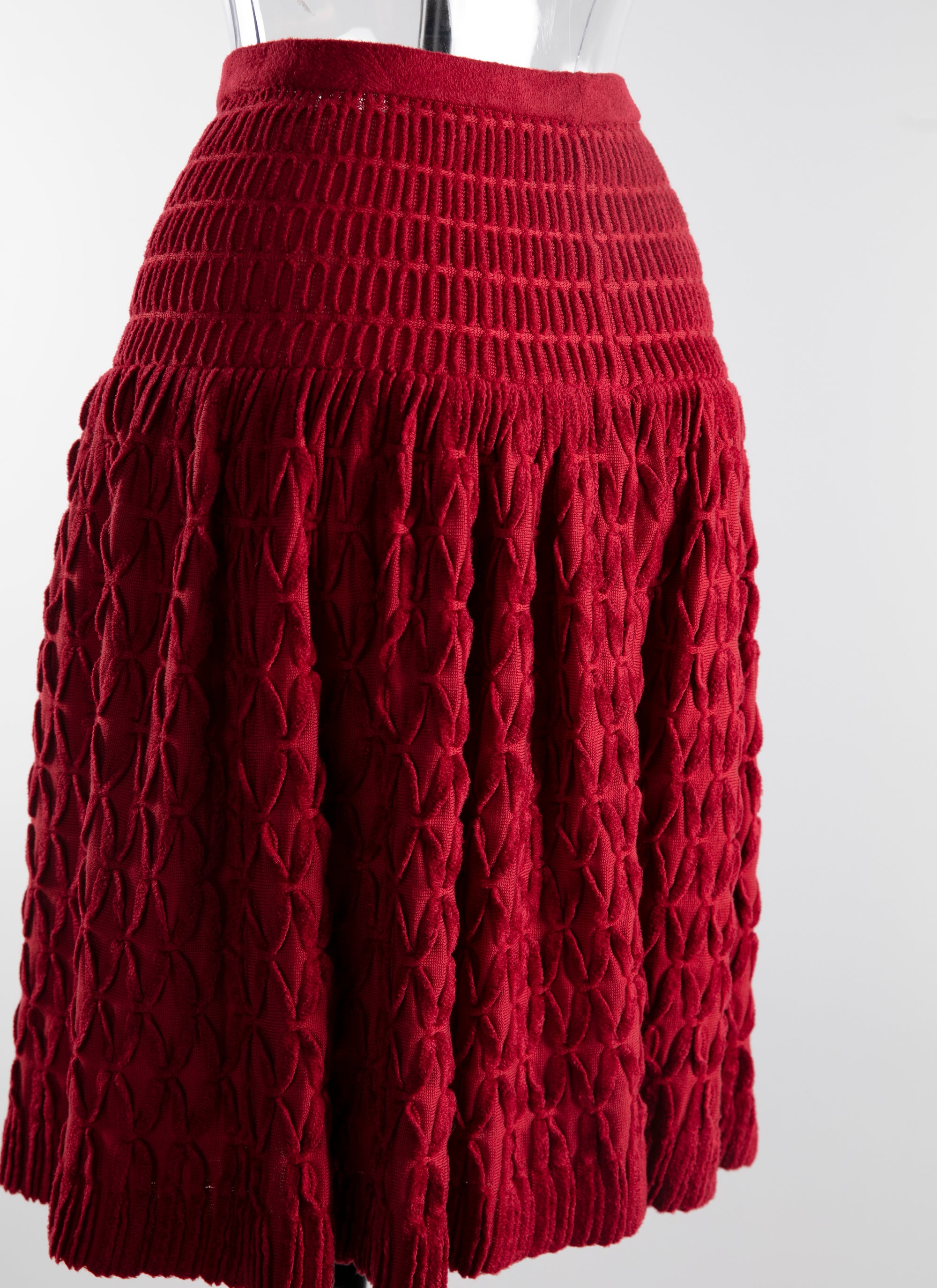 Pleated skirt with openwork details - Red