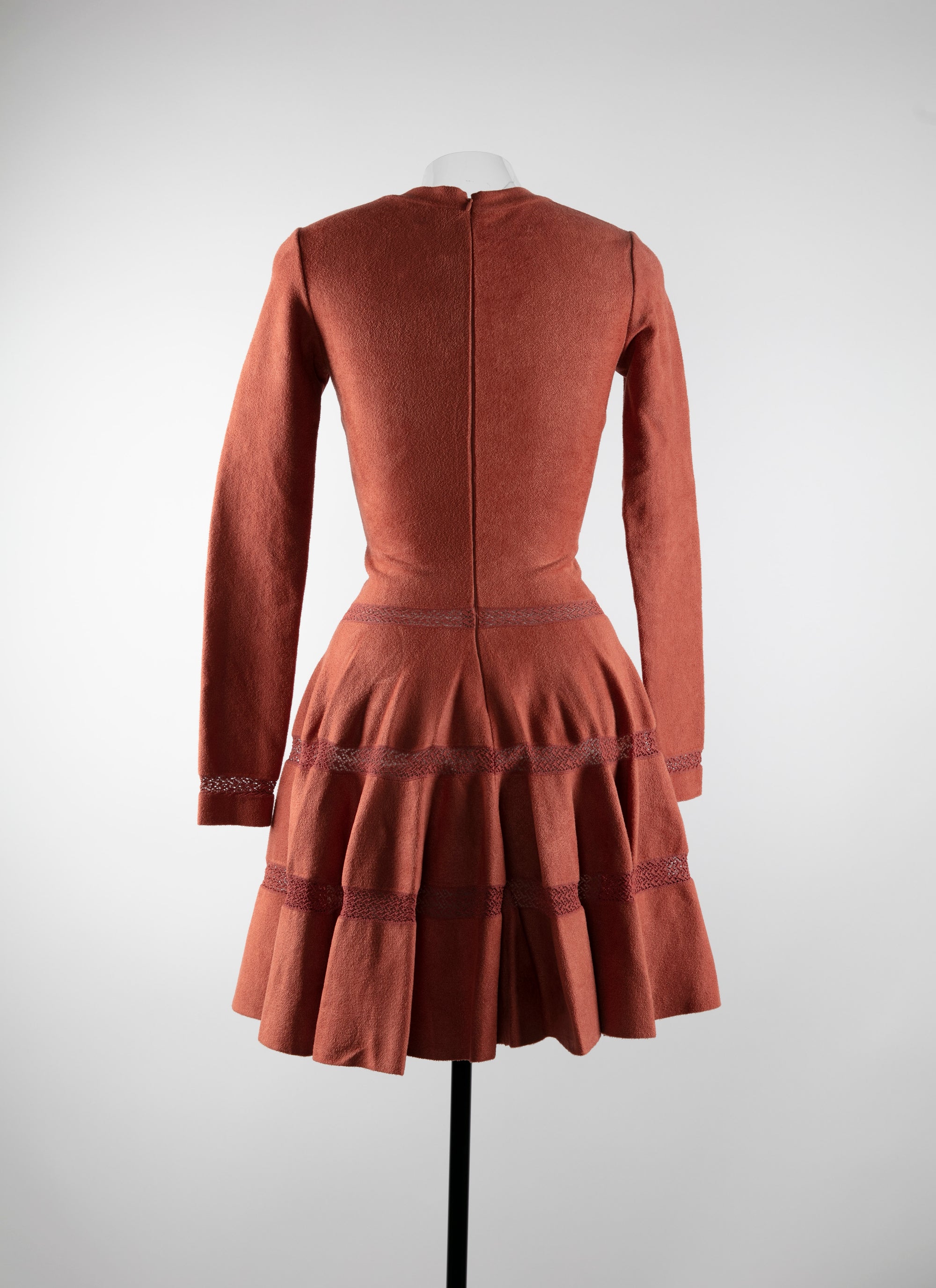 Long-sleeved flared dress - Hazelnut