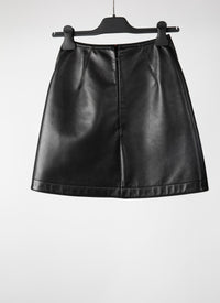 Jupe courte drapée en cuir - Noir