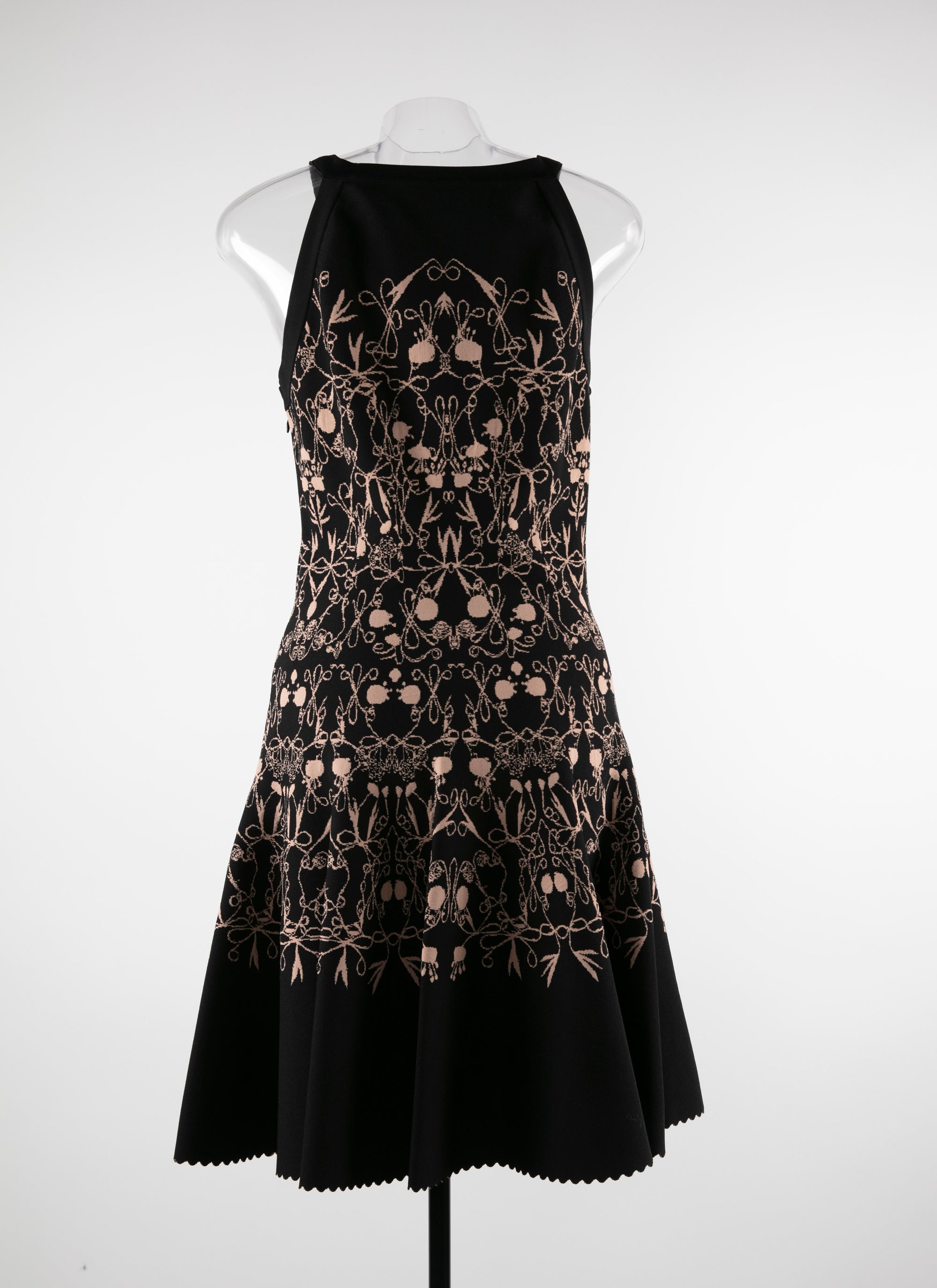 Robe à bretelles à ourlet festonné - Noir & Chair