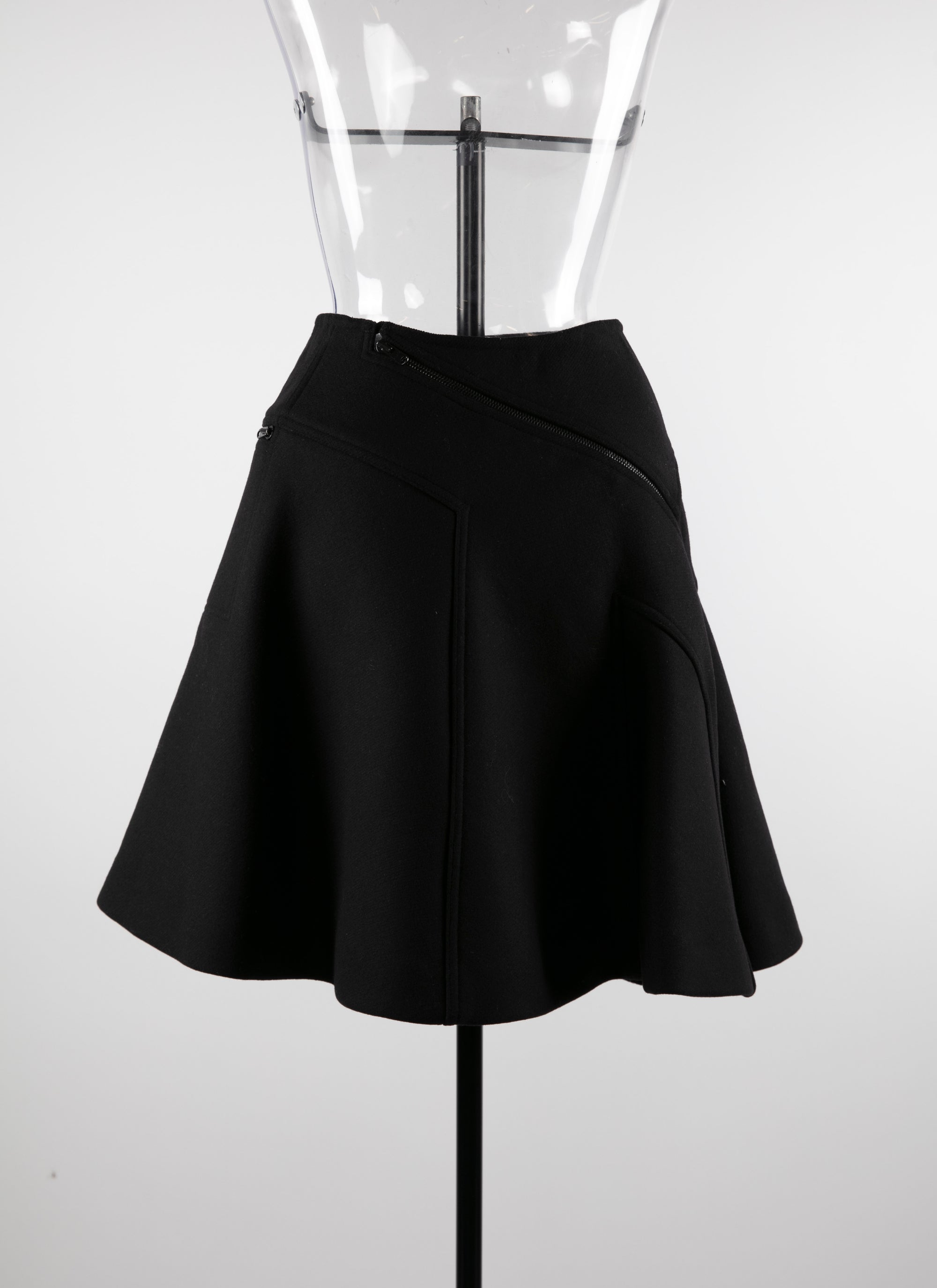 Plain short skirt with seams and zip detail - Black intense