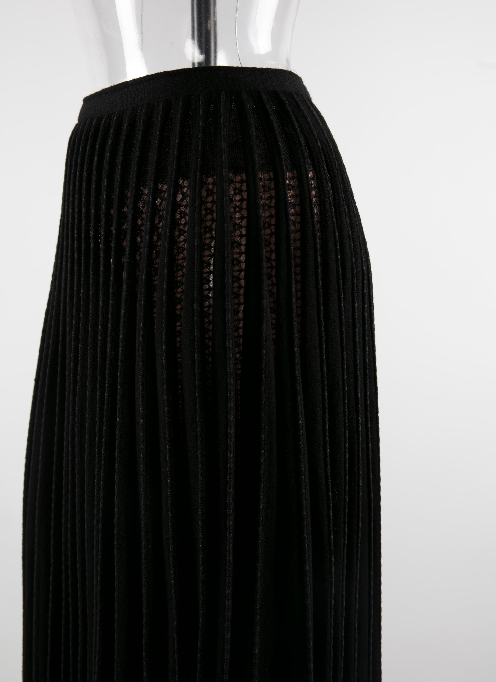 Long skirt in pleated wool with embroidered detail - Black intense