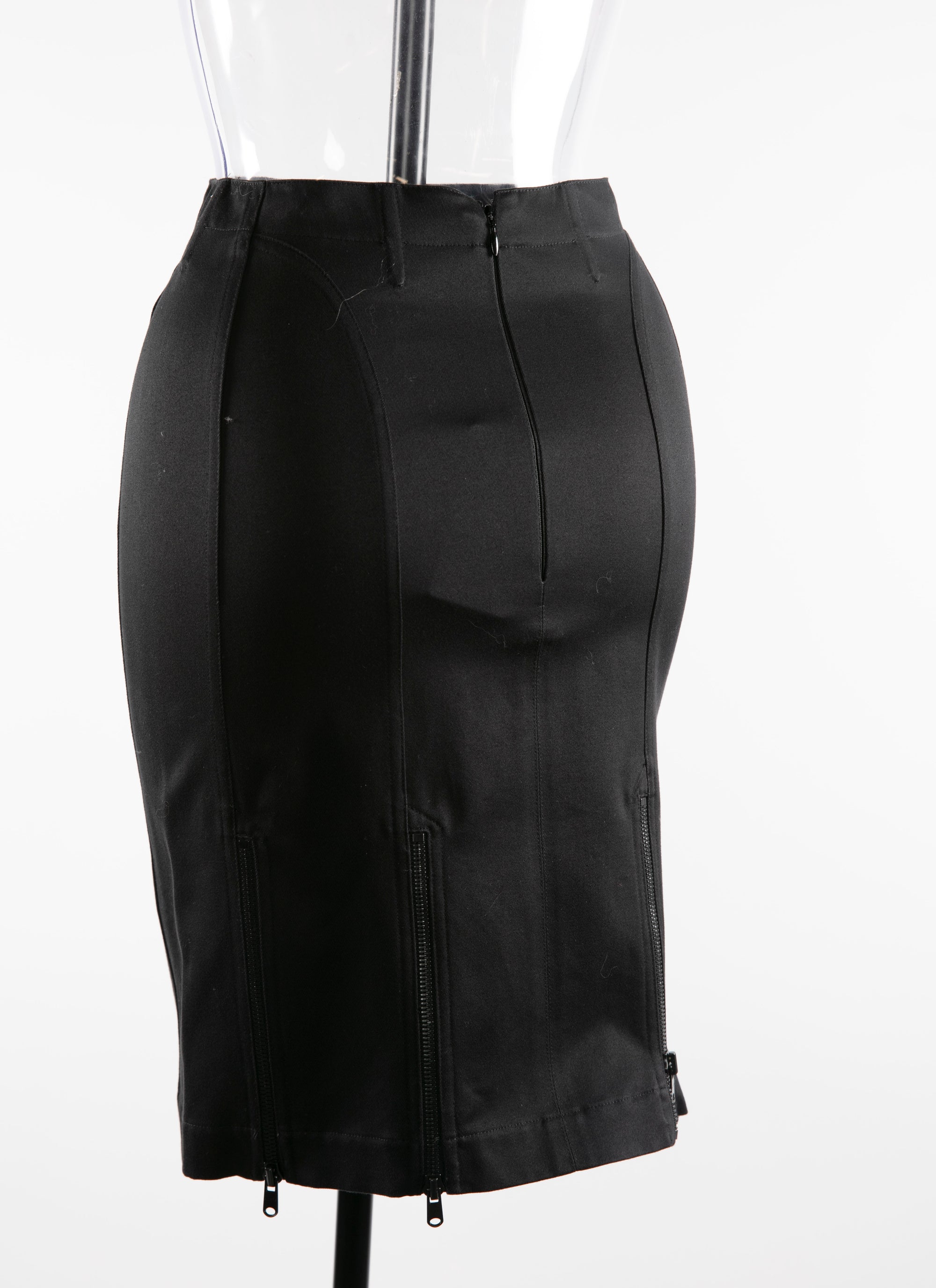 Short zipped skirt in gabardine - Black intense