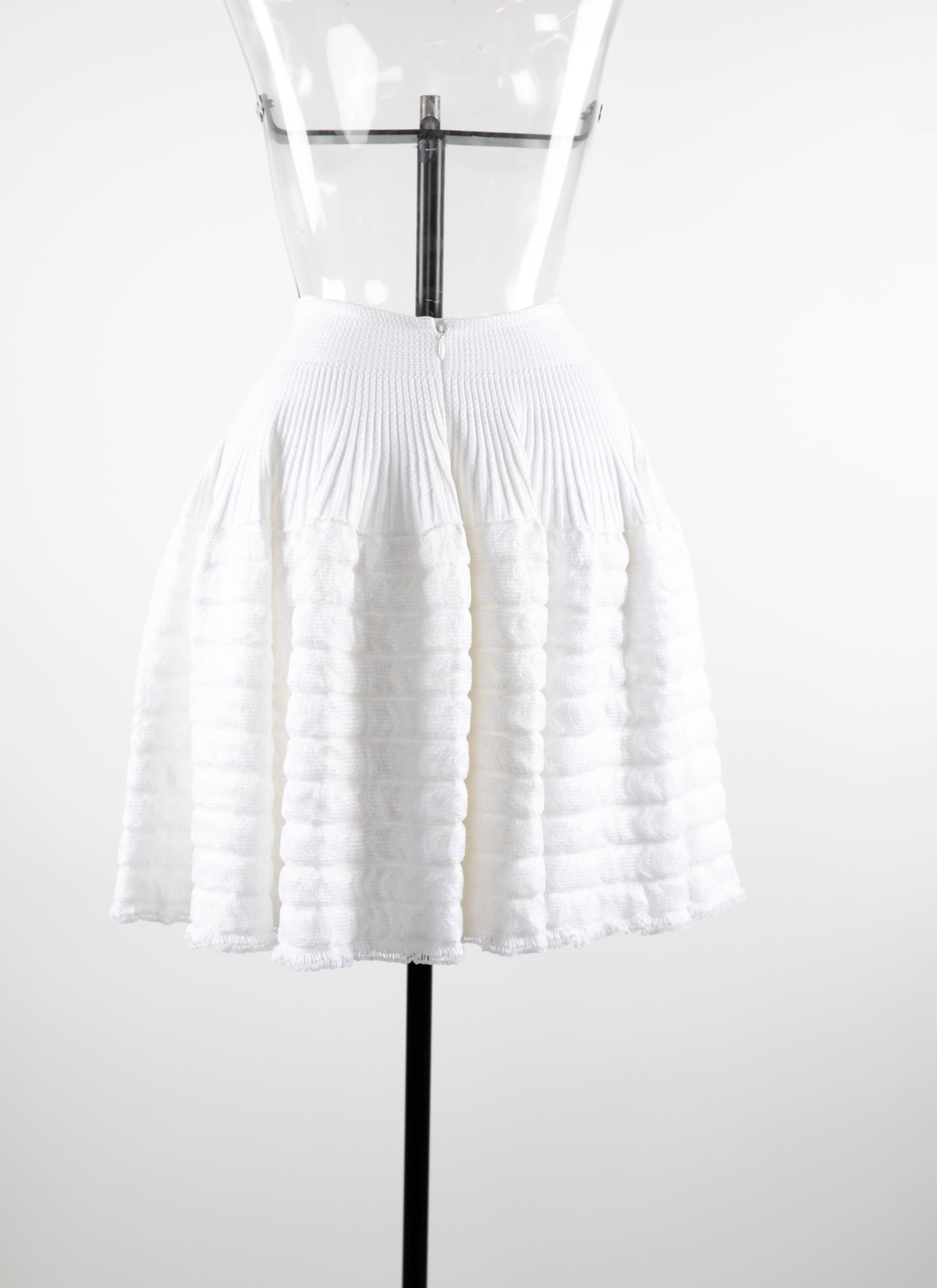 Short skirt in contrasting fabrics - White
