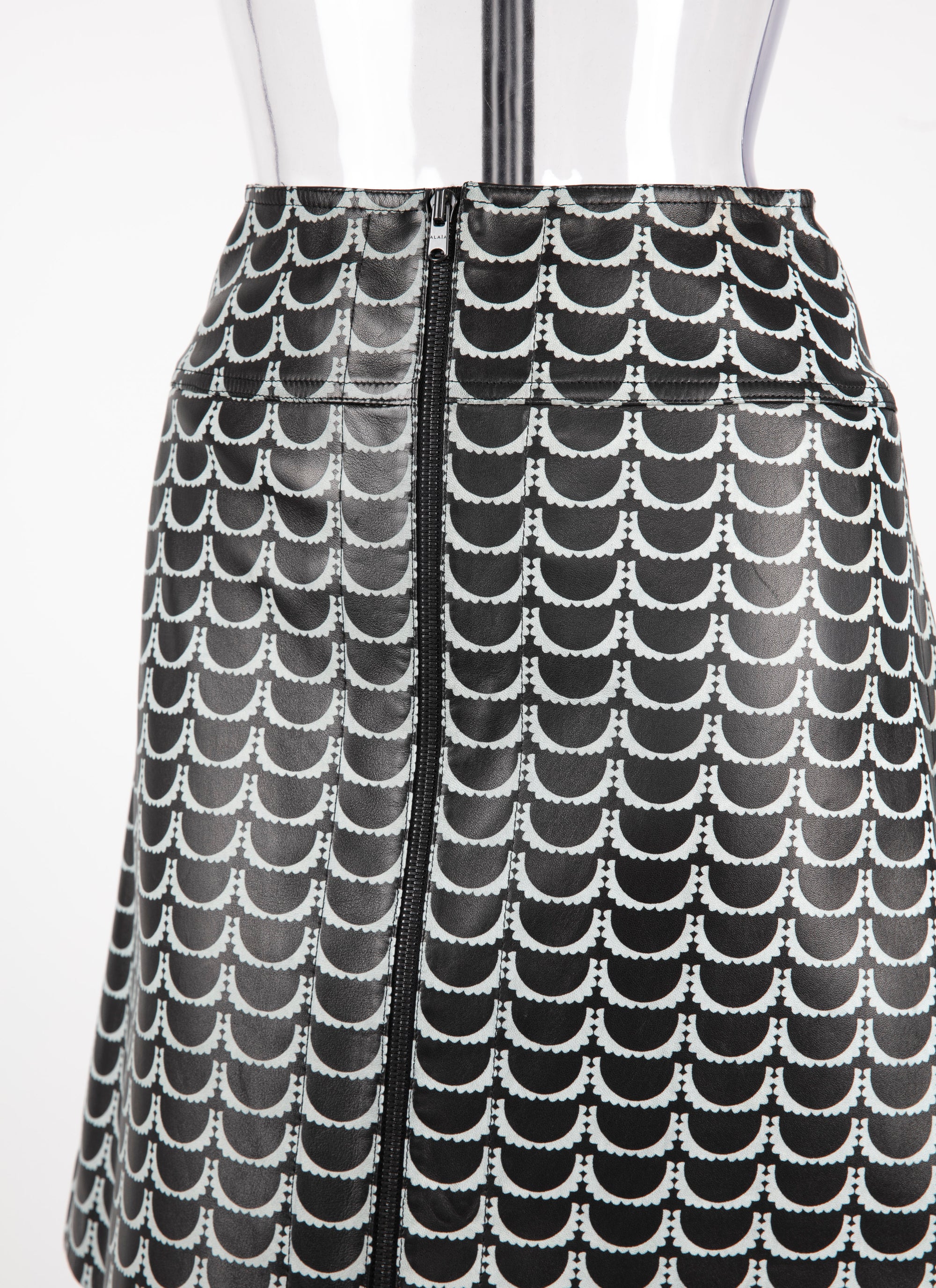 Short two-tone printed leather skirt - Black & White