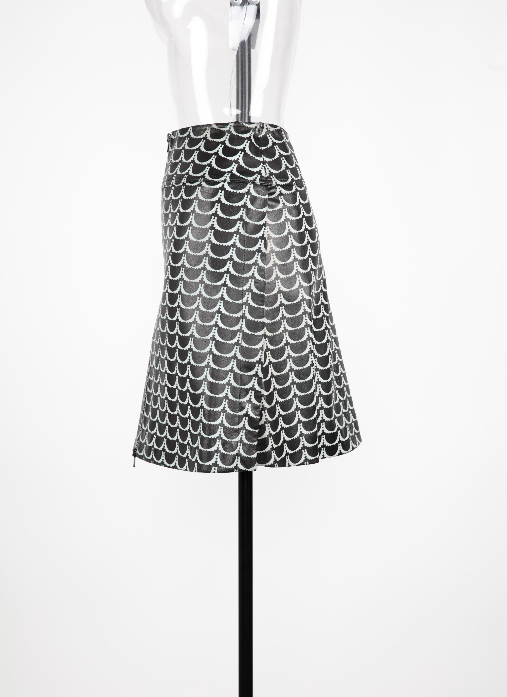 Short two-tone printed leather skirt - Black & White