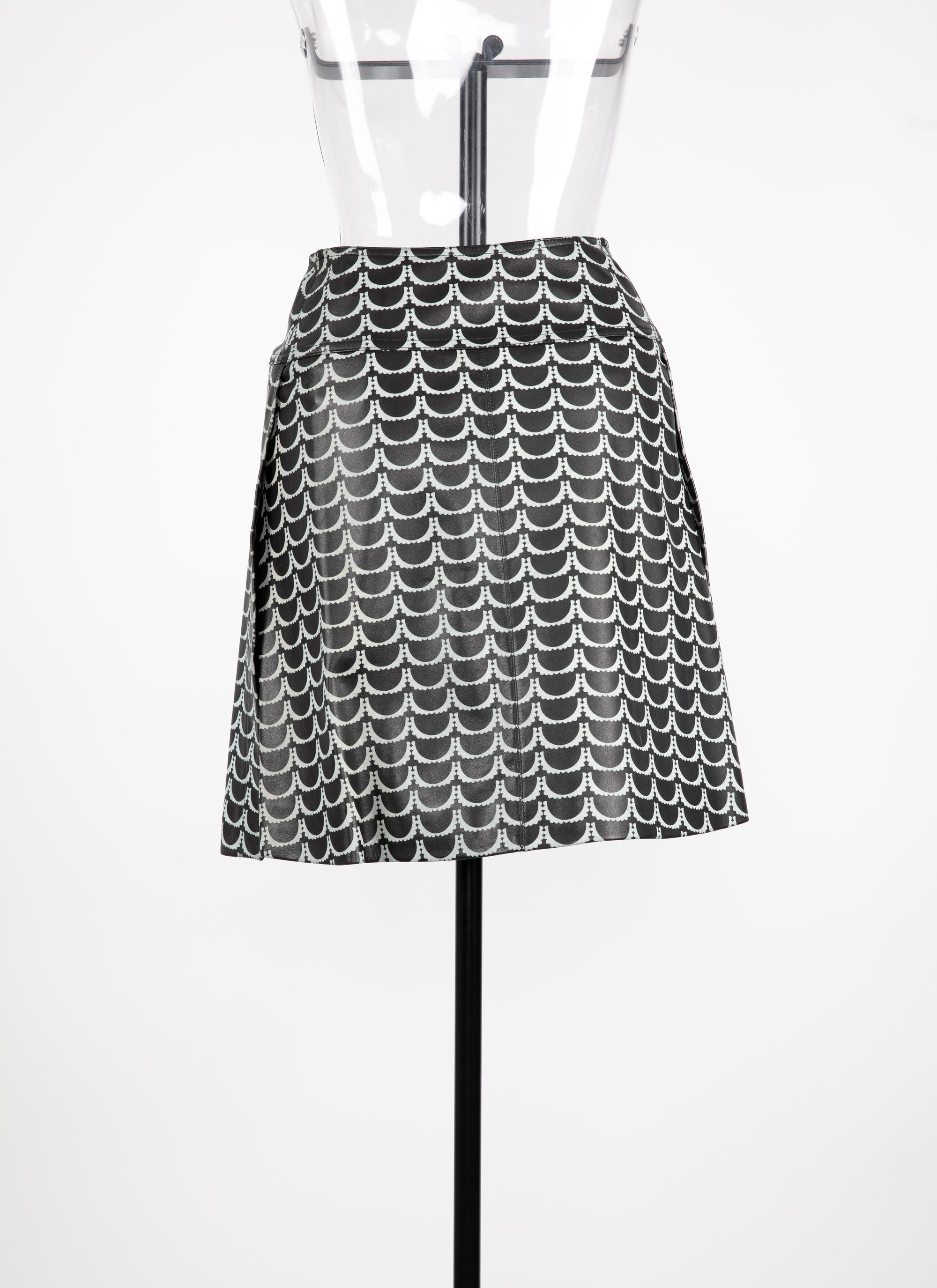 Short two-tone printed leather skirt - Black & White