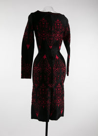 Robe ajustée avec dentelle - Noir & Rubis
