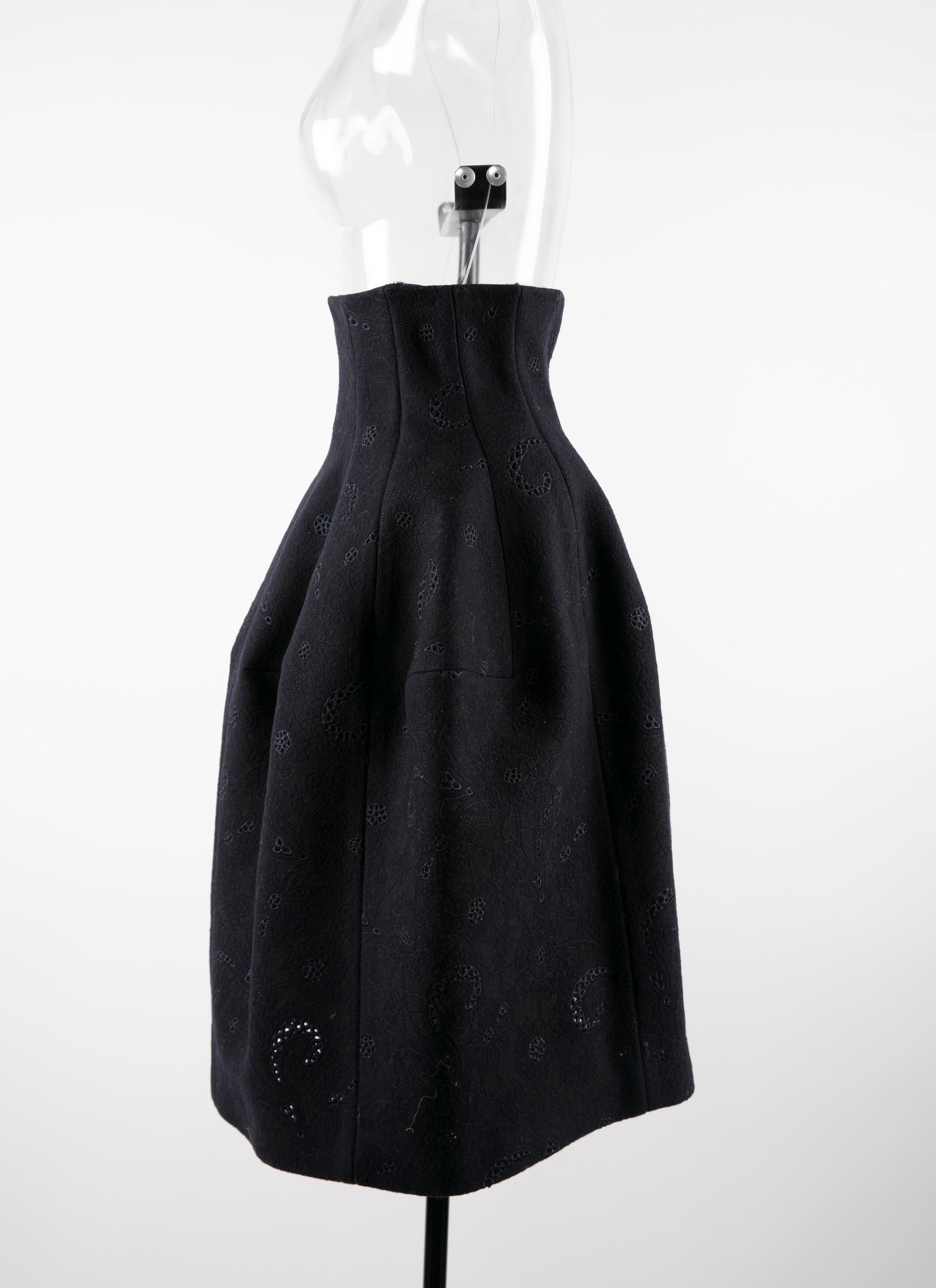 Tulip skirt with perforated detail in wool - Night