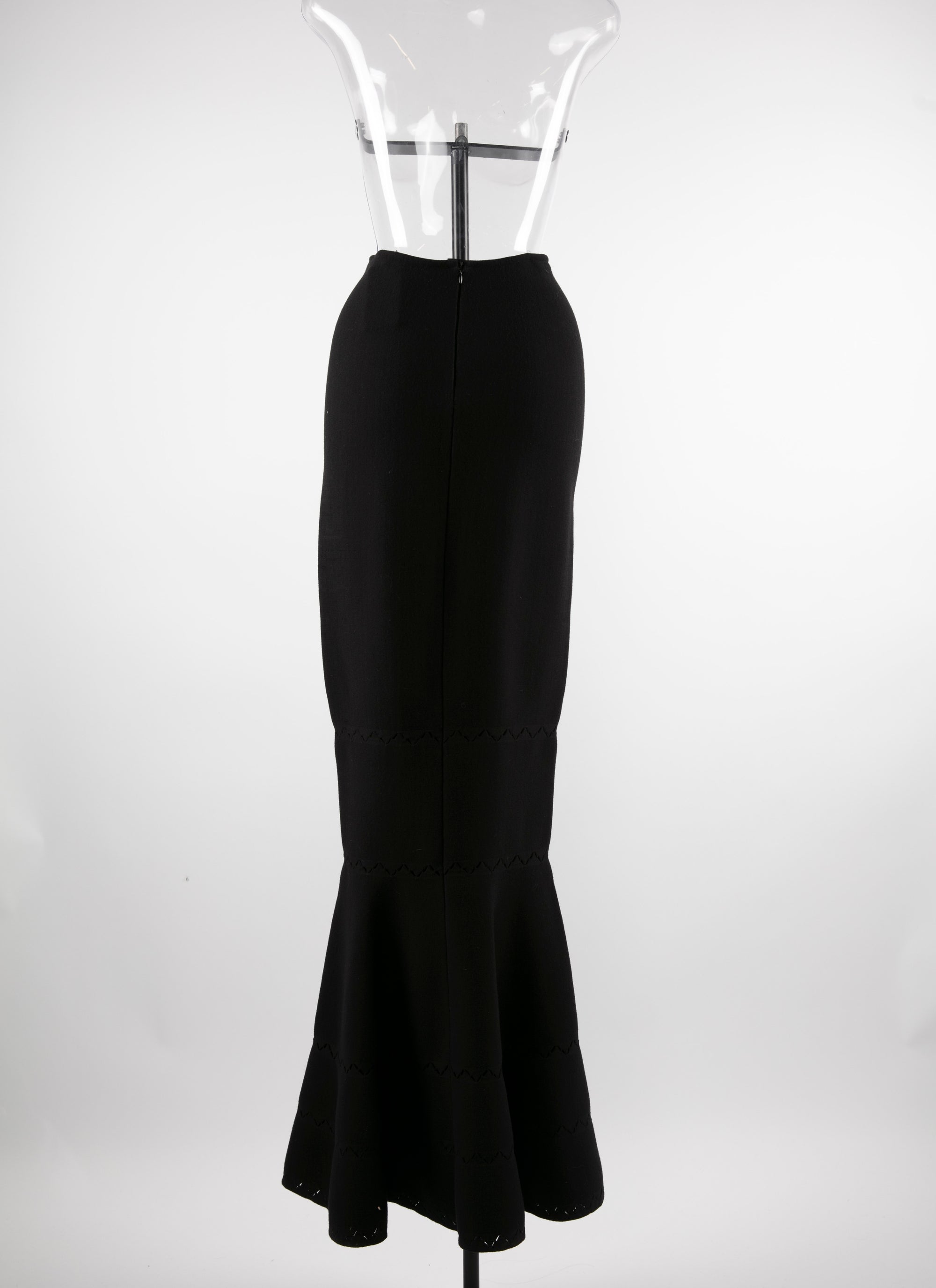Long fitted skirt with flared hem - Black intense