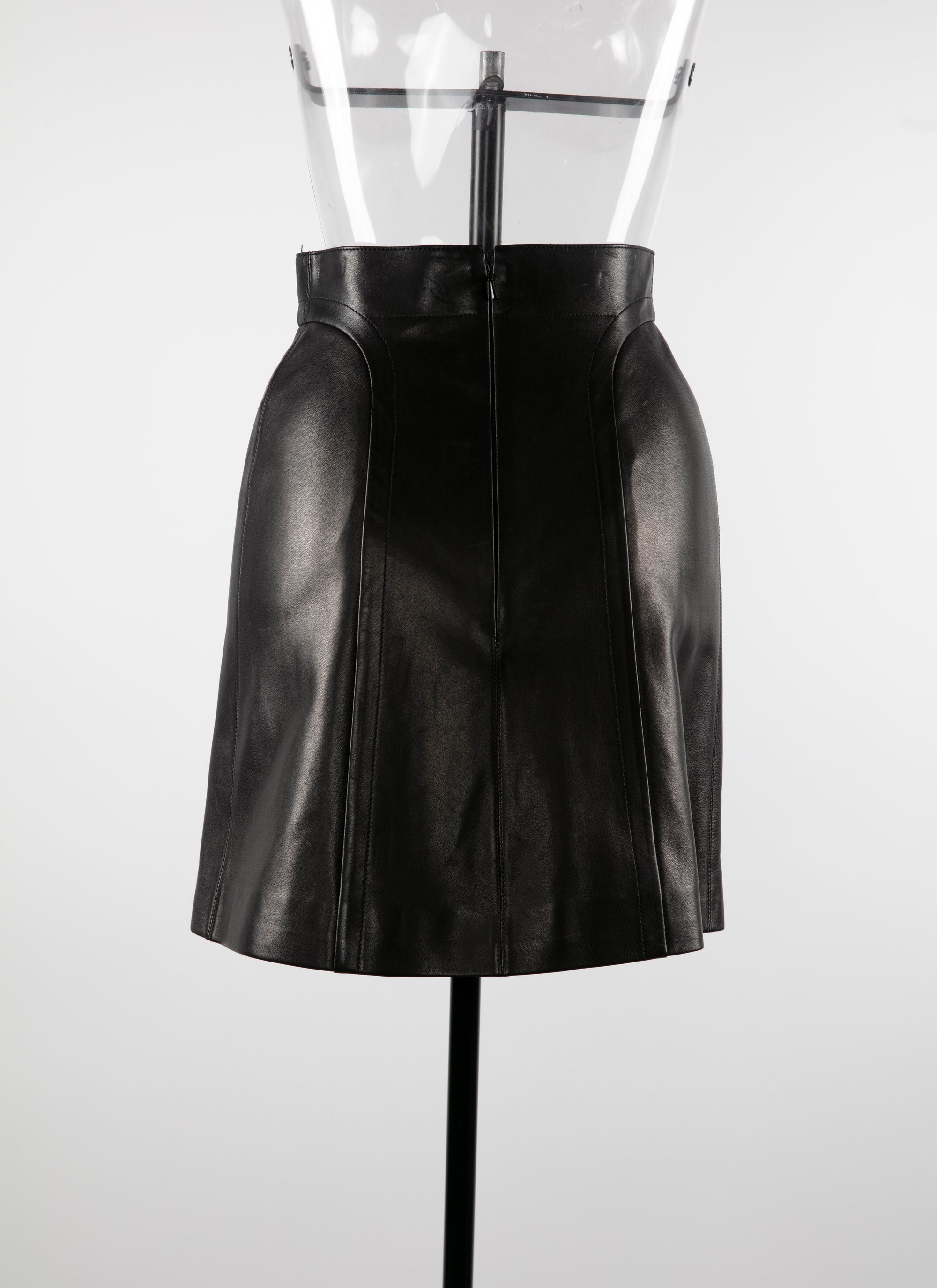 Jupe courte en cuir avec détail couture - Noir intense