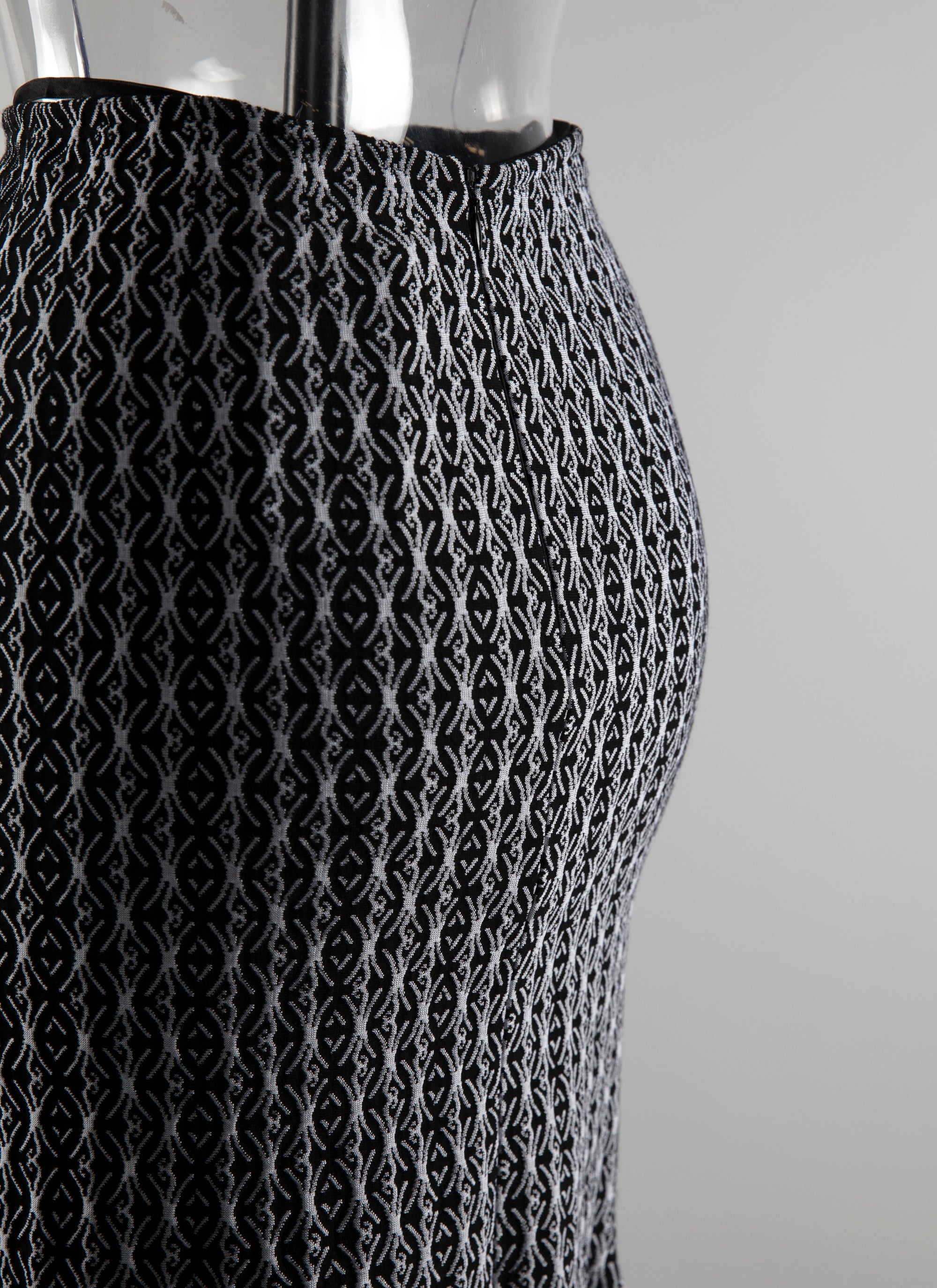 Wool mermaid short skirt - Black & White