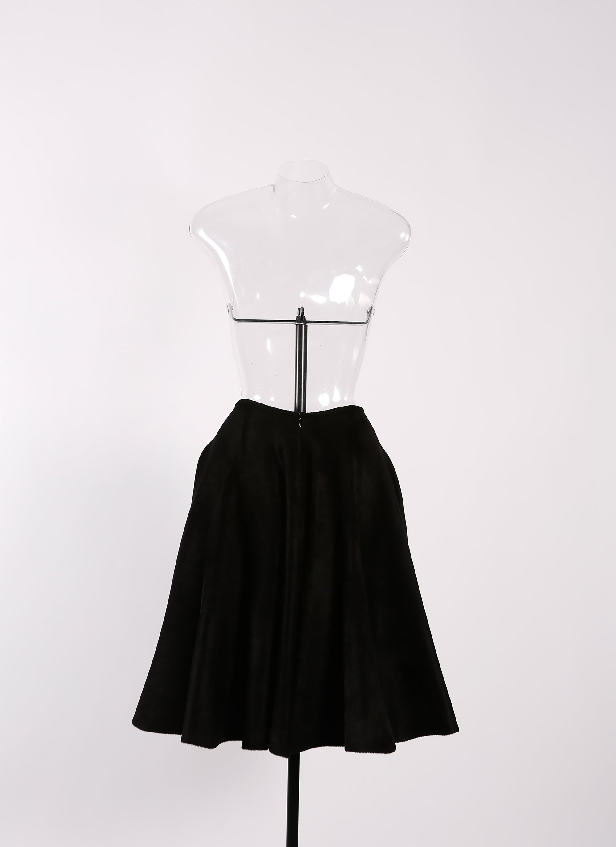 Short plain velvet skirt - Black intense