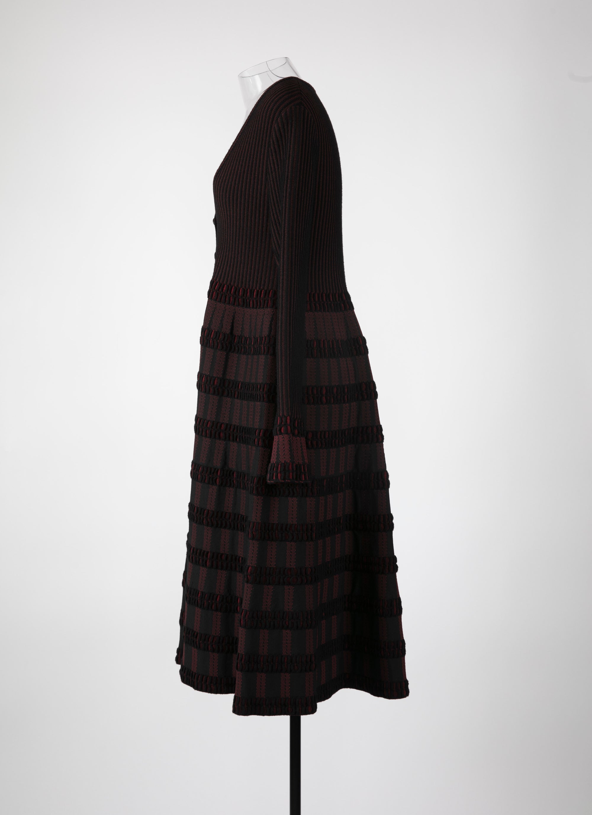 Long-sleeved coat - Black & Garnet