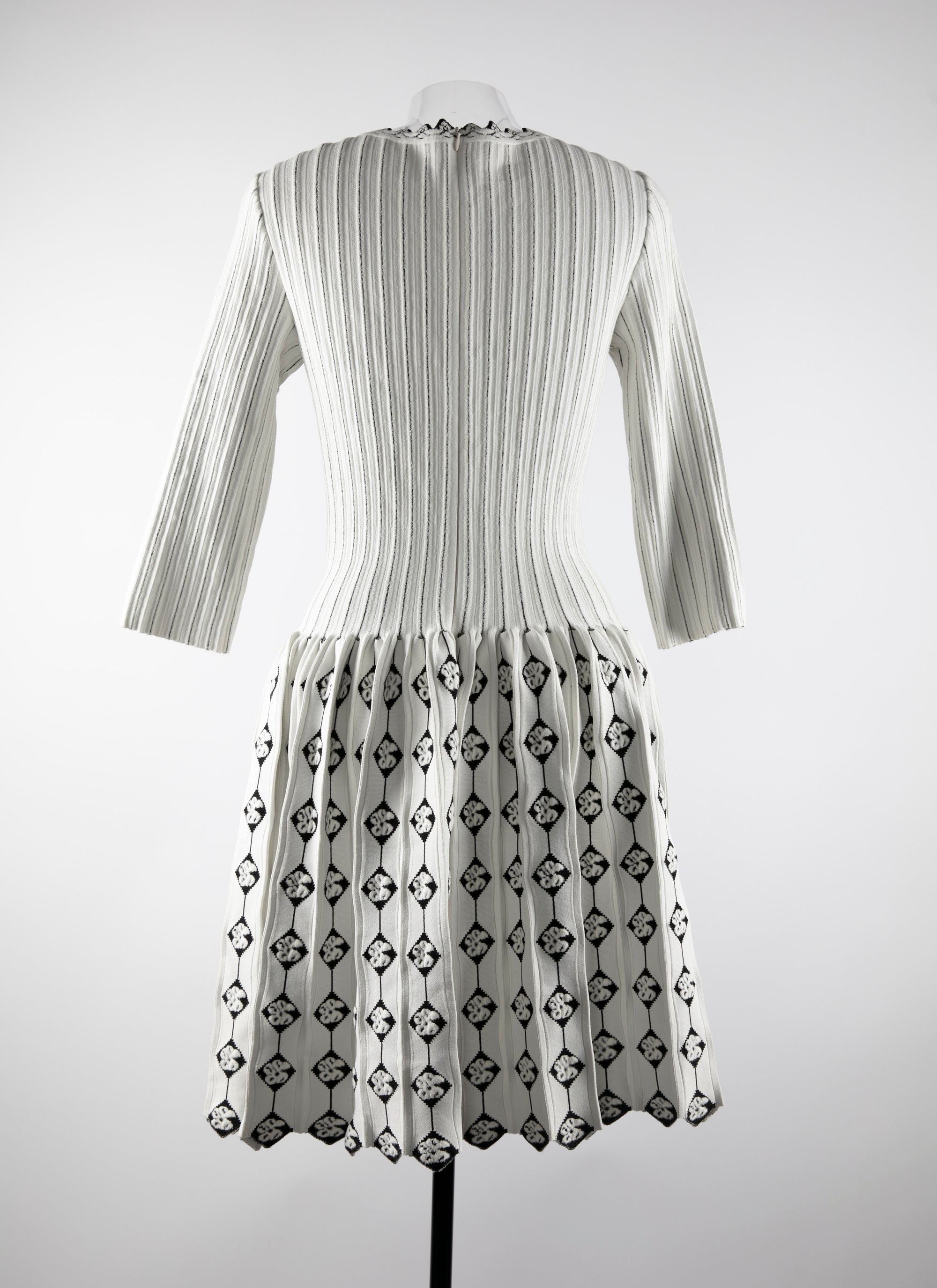 Robe courte à manches 3/4 - Blanc & Noir