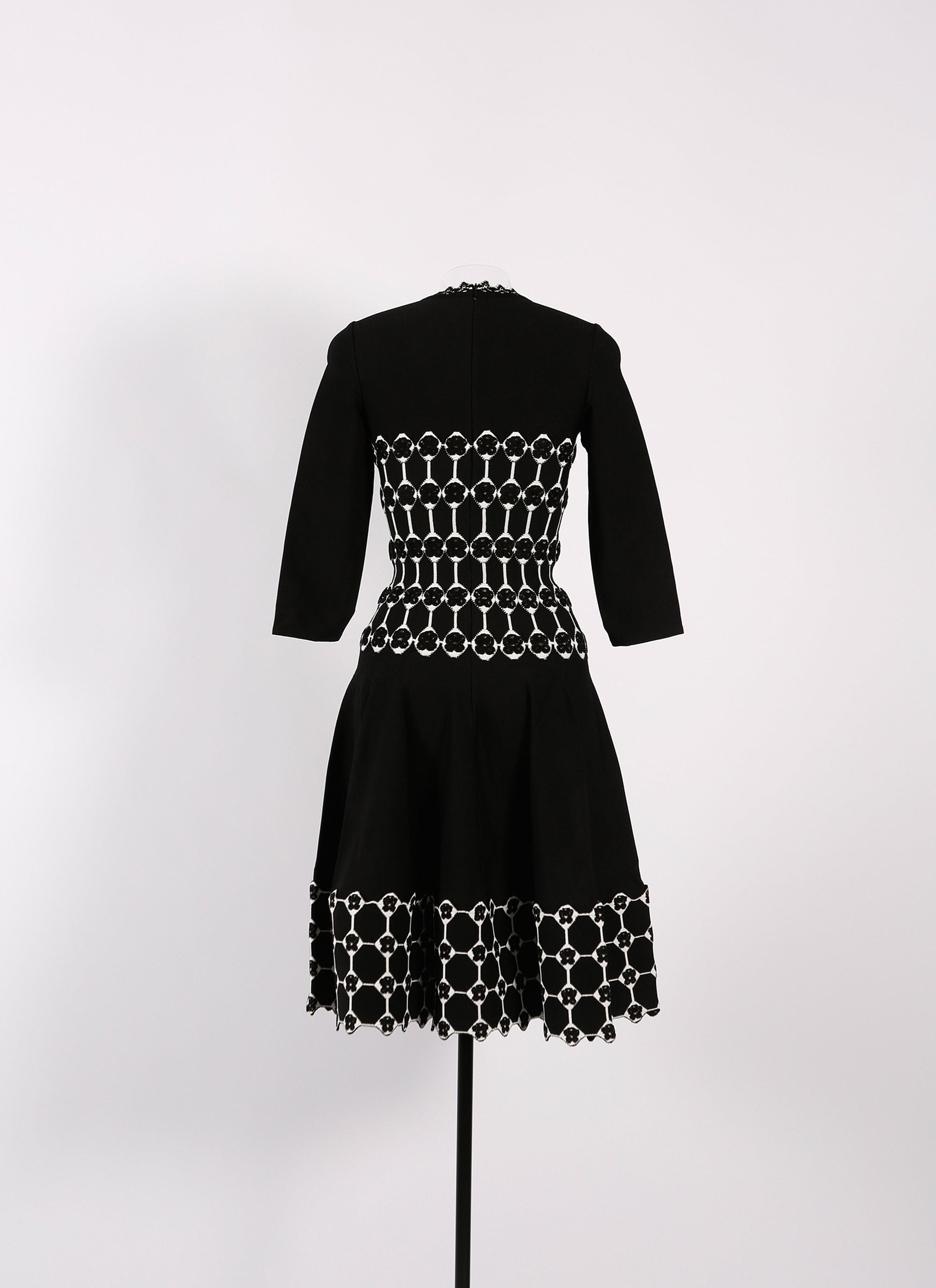 Azulejos knitted 3/4 sleeve straight dress - Black & White