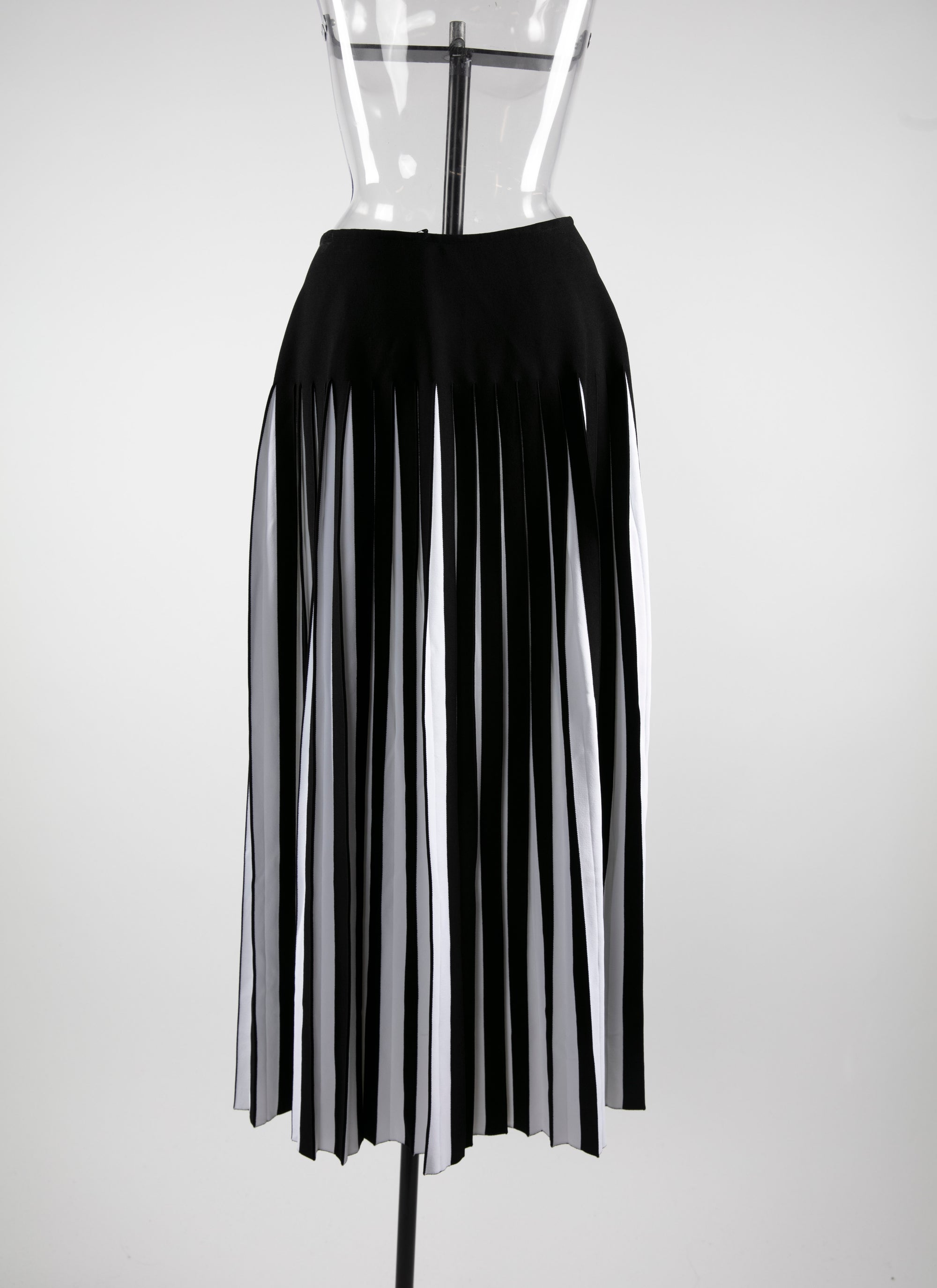 Contrasted midi skirt with pleated details - Black & White