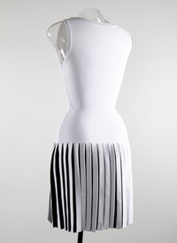 Short sleeveless pleated dress - White & Black