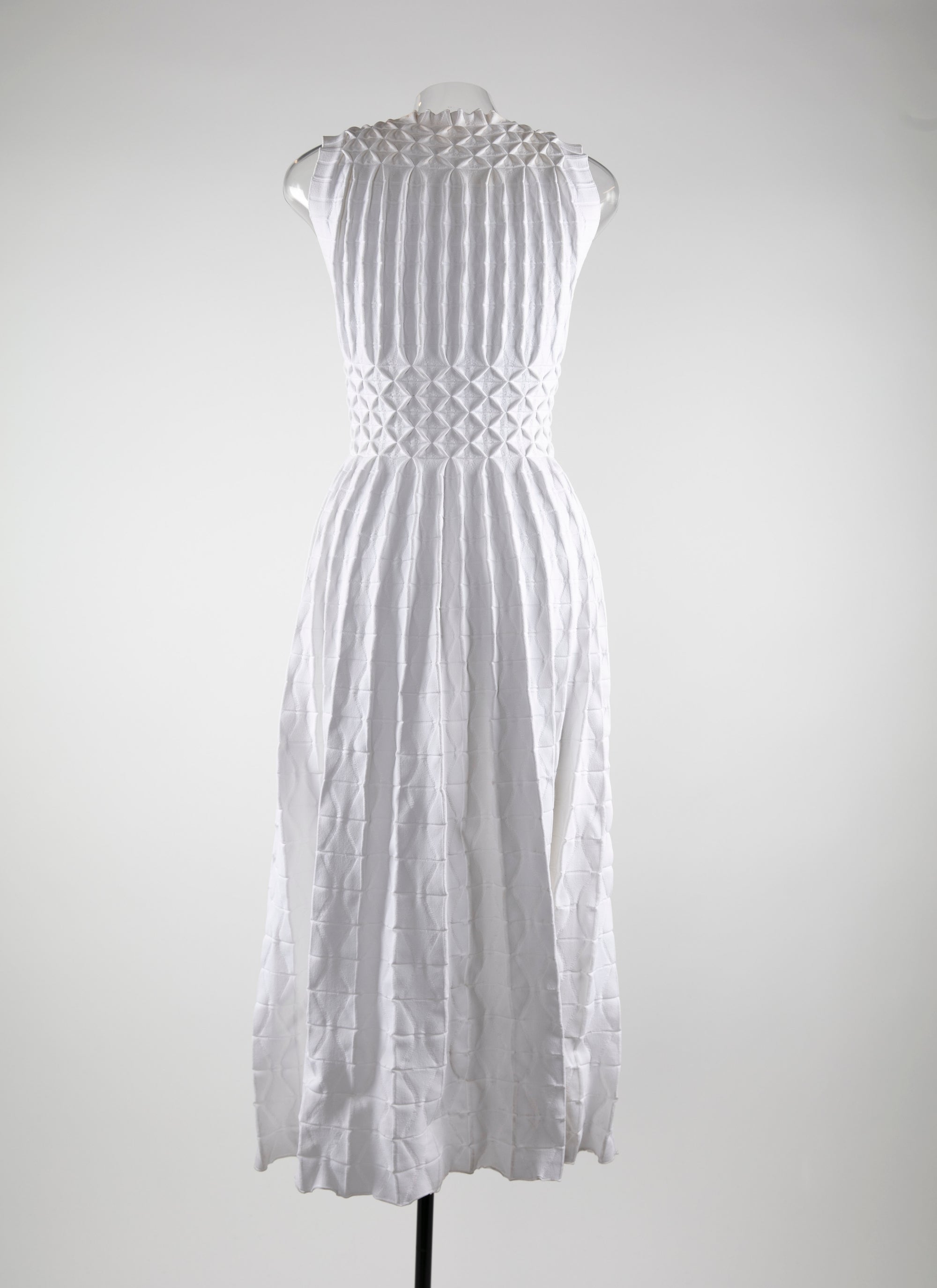 Robe Nigali sans manches effet origami plissé - Blanc Optique