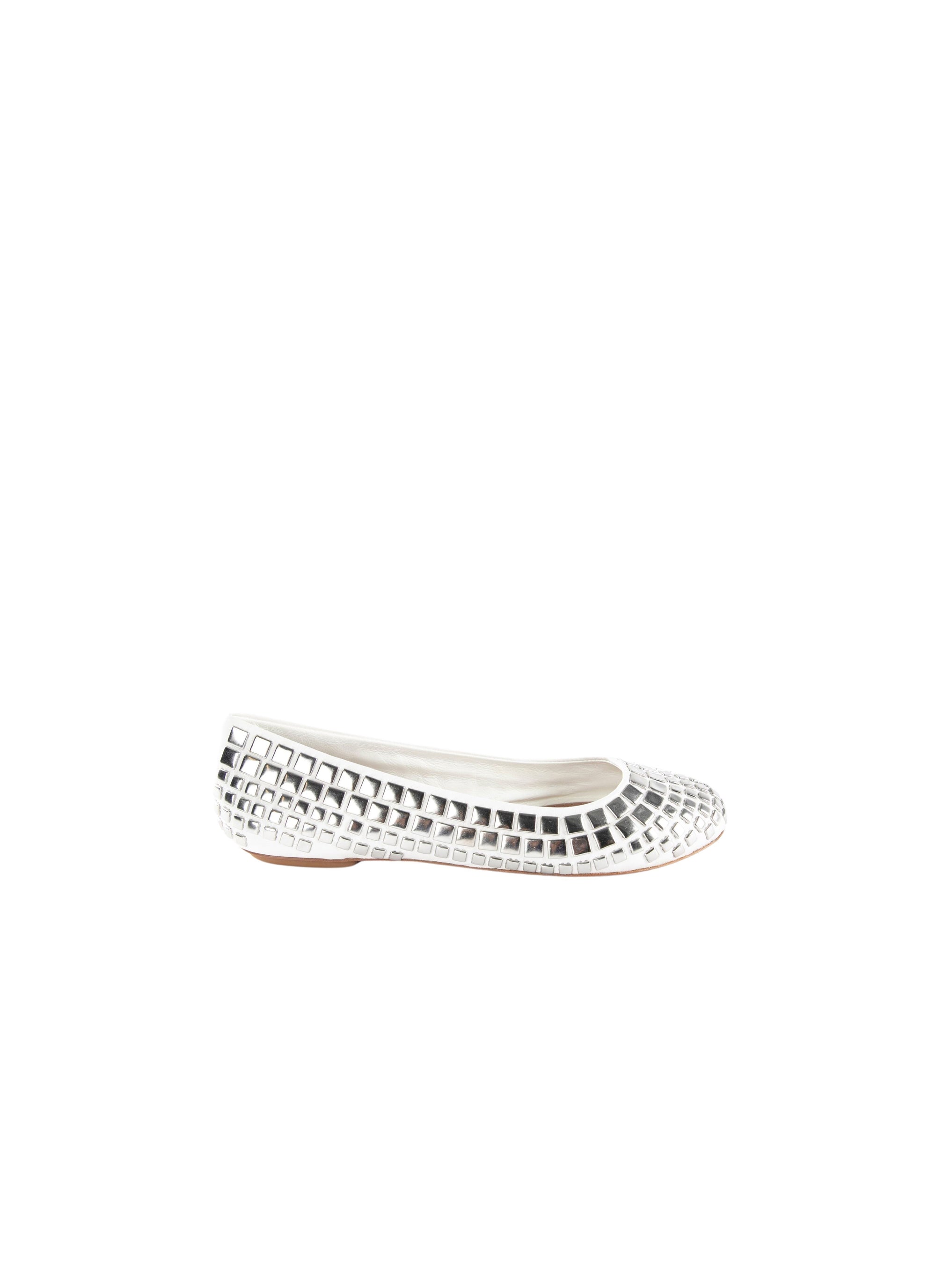 Round-toed ballerina flats with silver-tone square inserts in leather - White