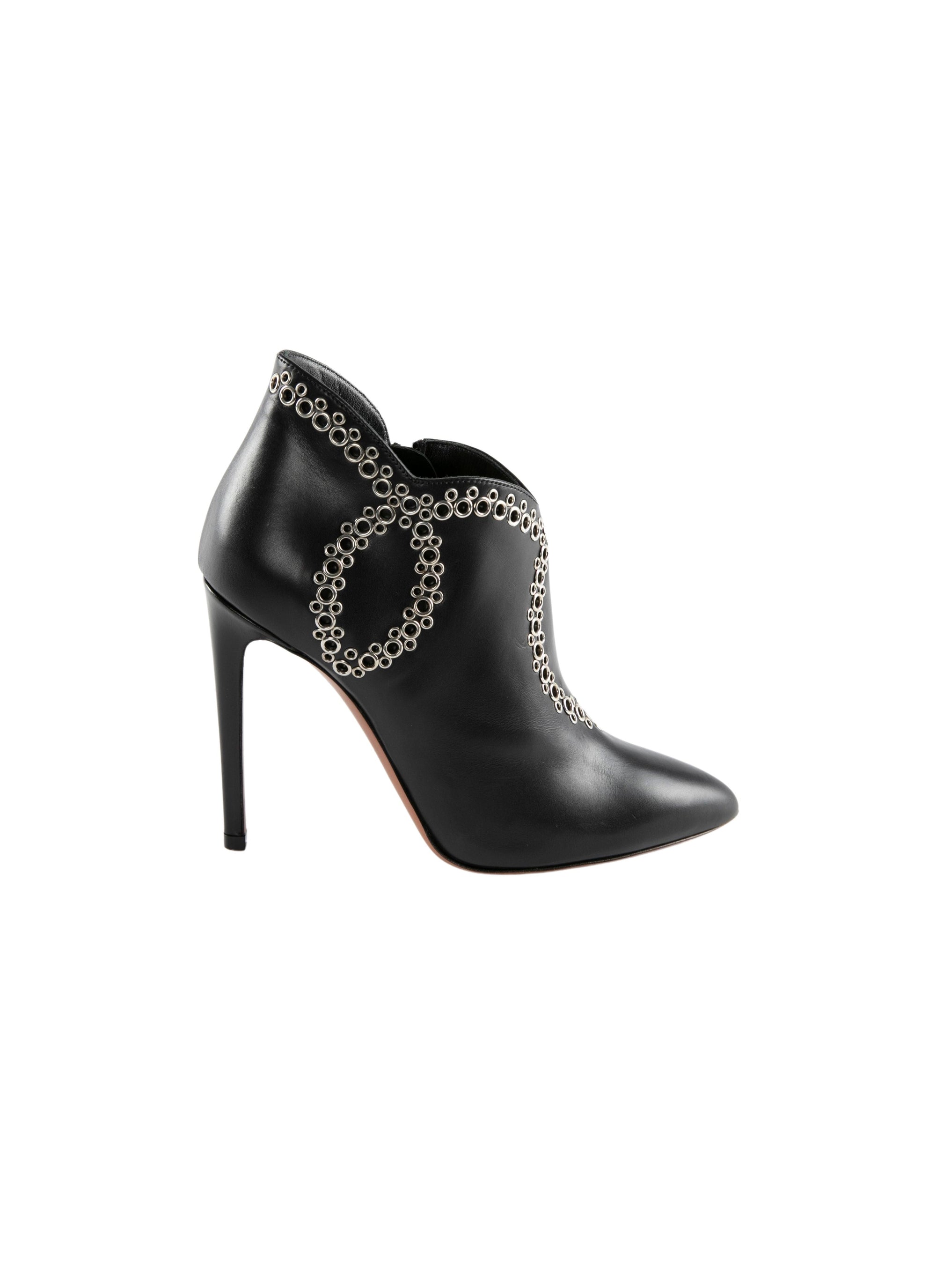 Pointed toe boots with eyelet motif in leather - Black intense