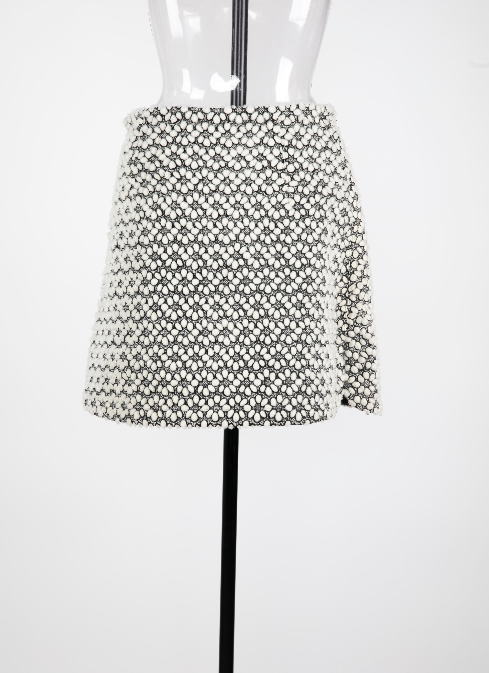 Mini-jupe brodée en cuir - Blanc & Noir