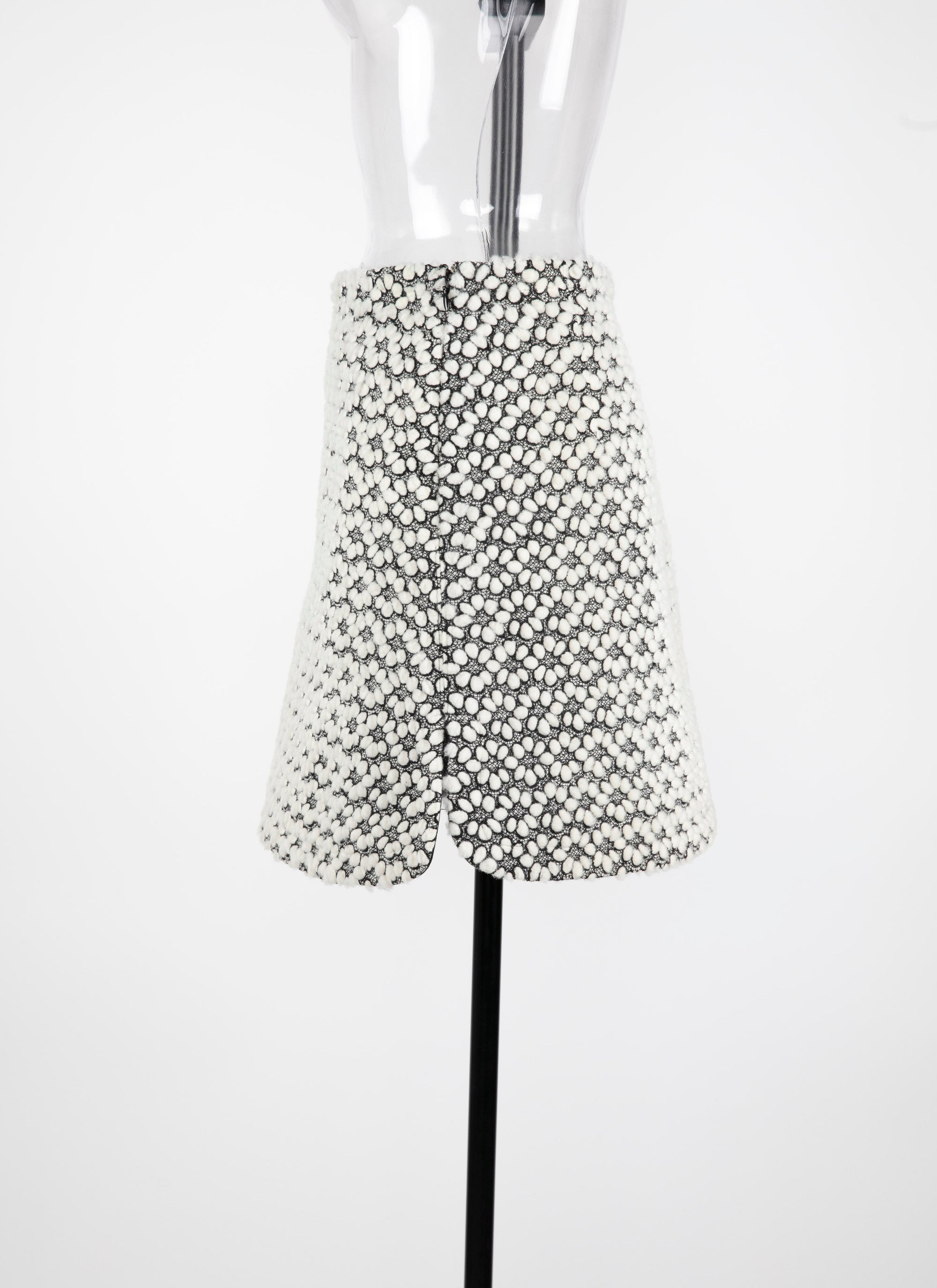 Mini-jupe brodée en cuir - Blanc & Noir