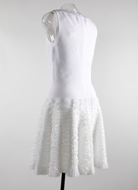 Robe col v sans manches avec bas à microvolants - Blanc