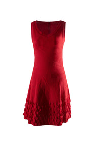 Short sleeveless dress with embossed details - Scarlet