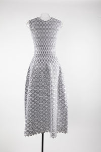 Robe sans manches cintrée col v - Blanc & Noir