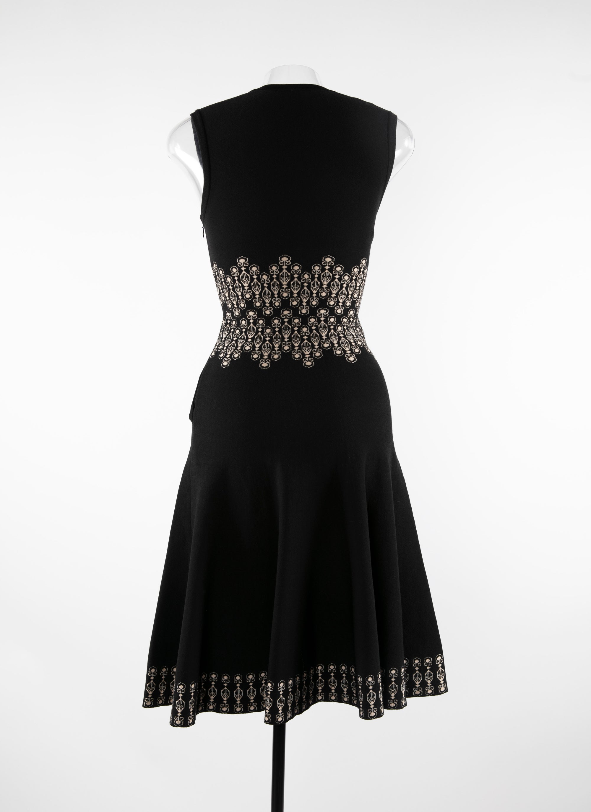 Printed belted sleeveless dress - Black & Beige
