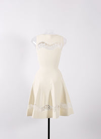 Sleeveless lace skater dress - White