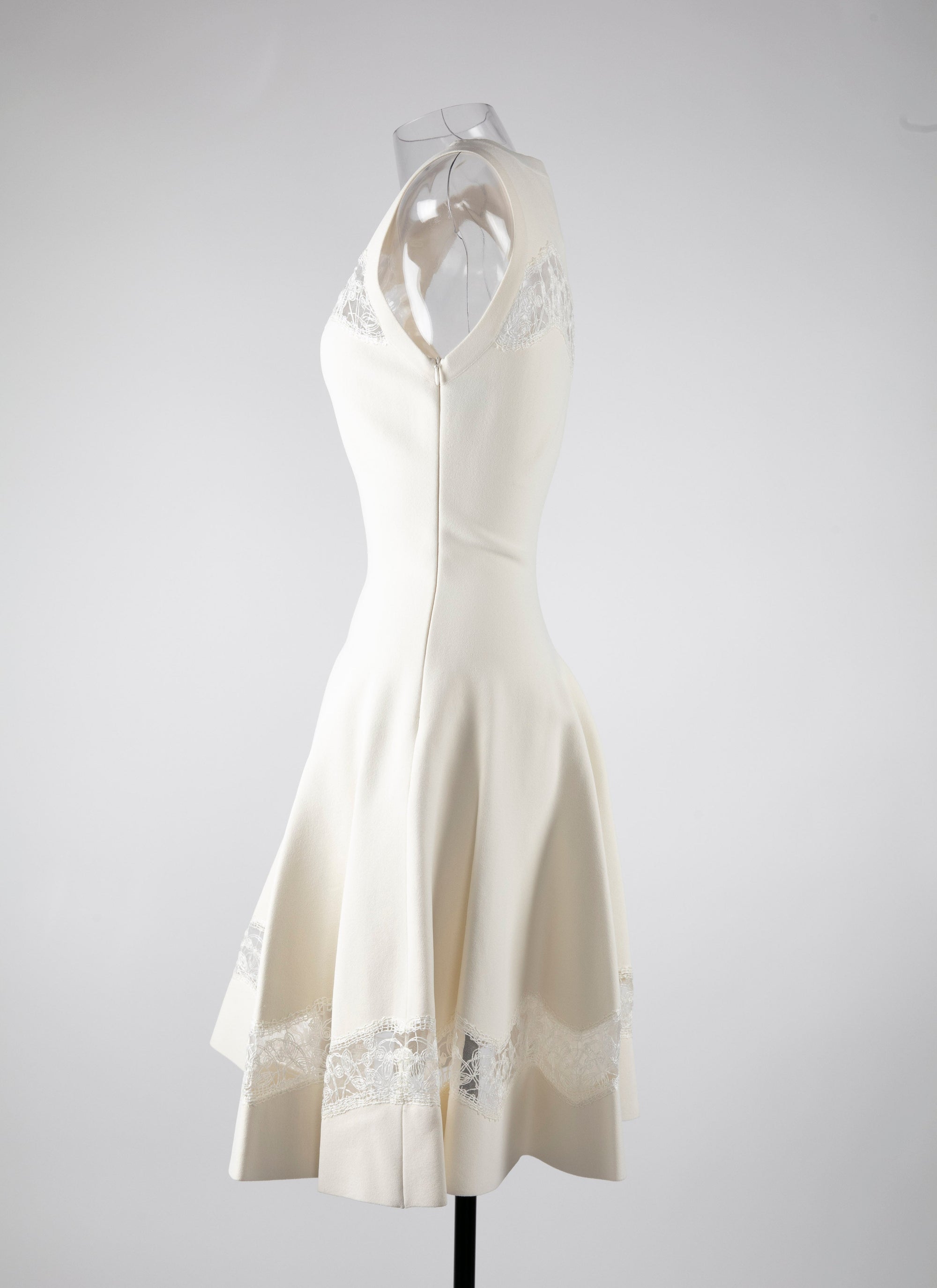 Sleeveless lace skater dress - White