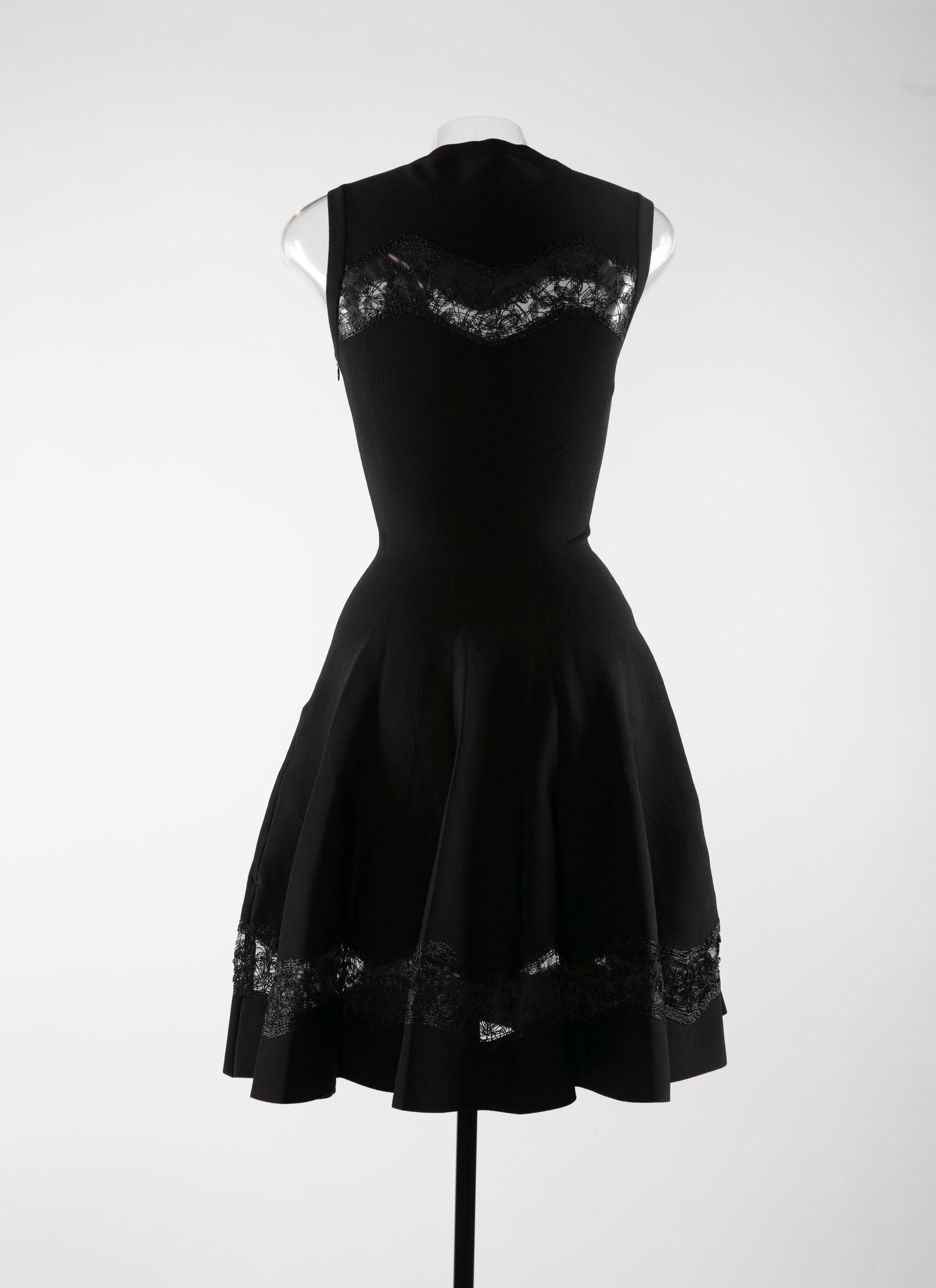 Robe patineuse en dentelle - Noir